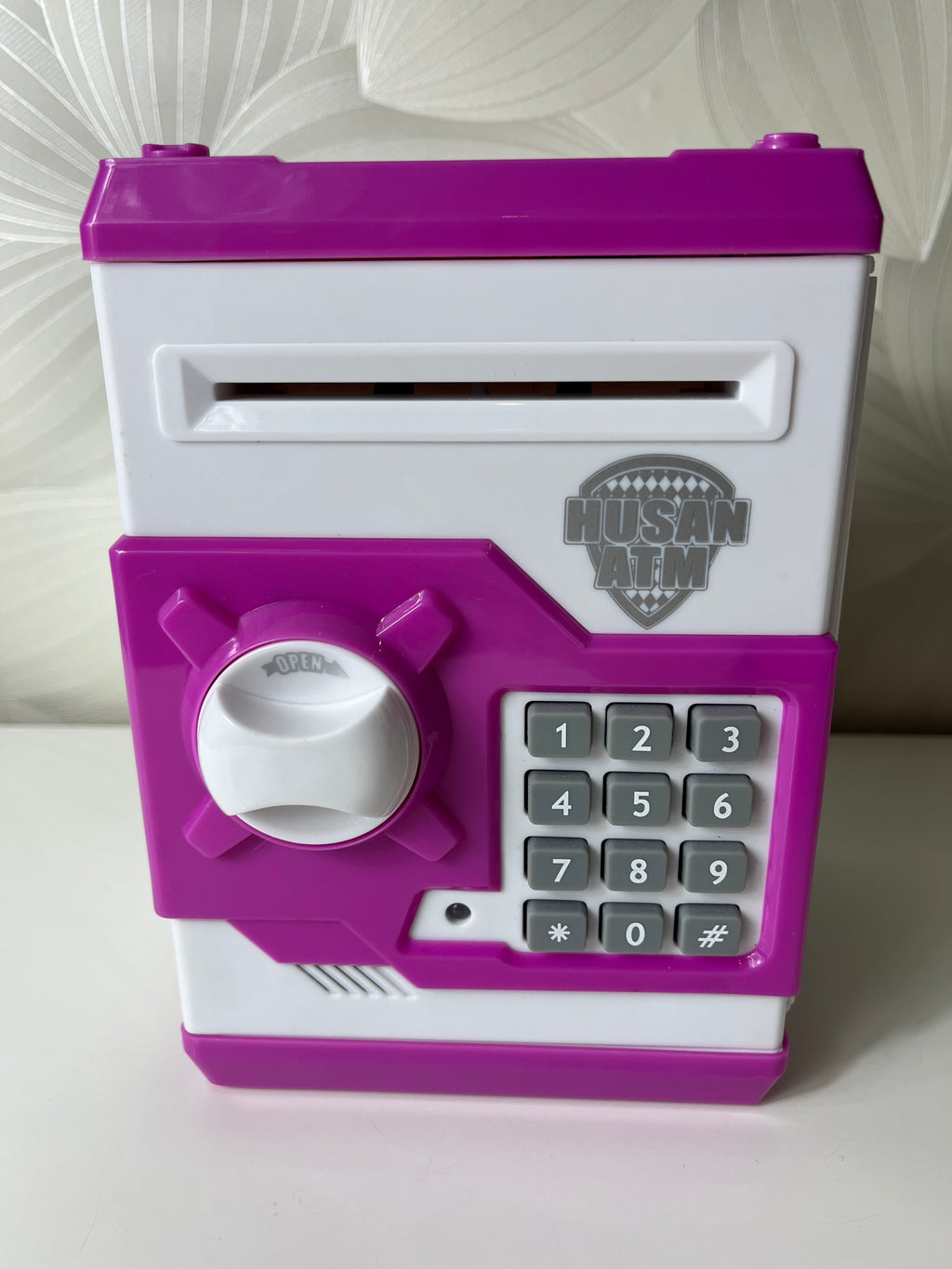 Elektroninė seifo formos taupyklė