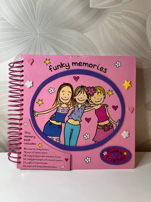 „Funky Memories“ prisiminimų ir užrašų knyga mergaitėms