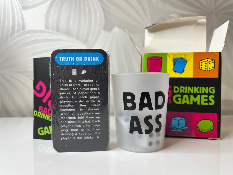 Žaidimas suaugusiems „Bad Ass Drinking Games“
