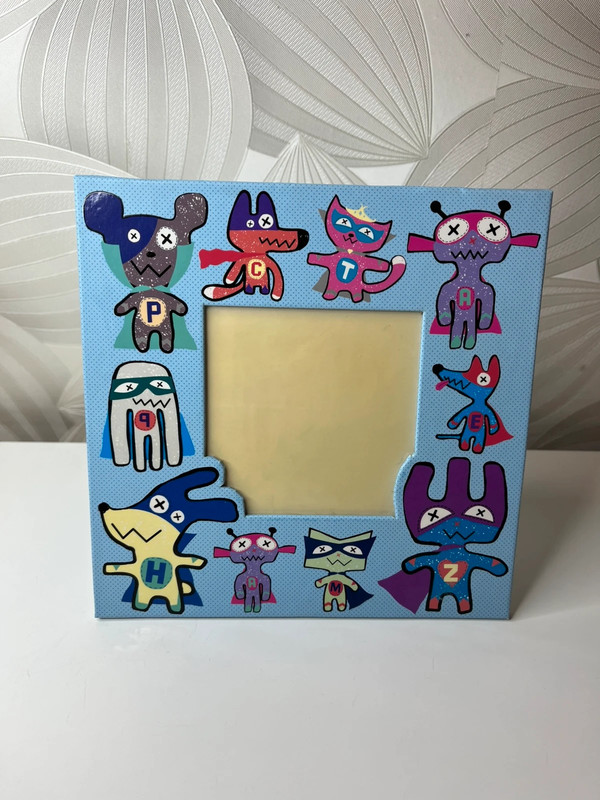 Vaikiškas rėmelis su monstriukais