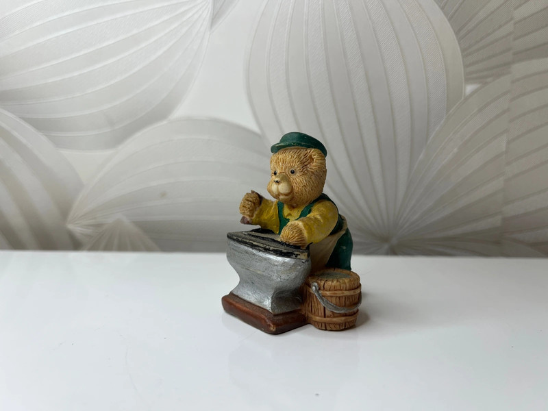 Figūrėlė Meškiukas – kalvis