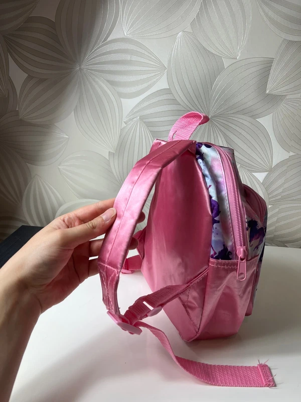 „Peacocks“ nedidelė kuprinė su vienaragiais