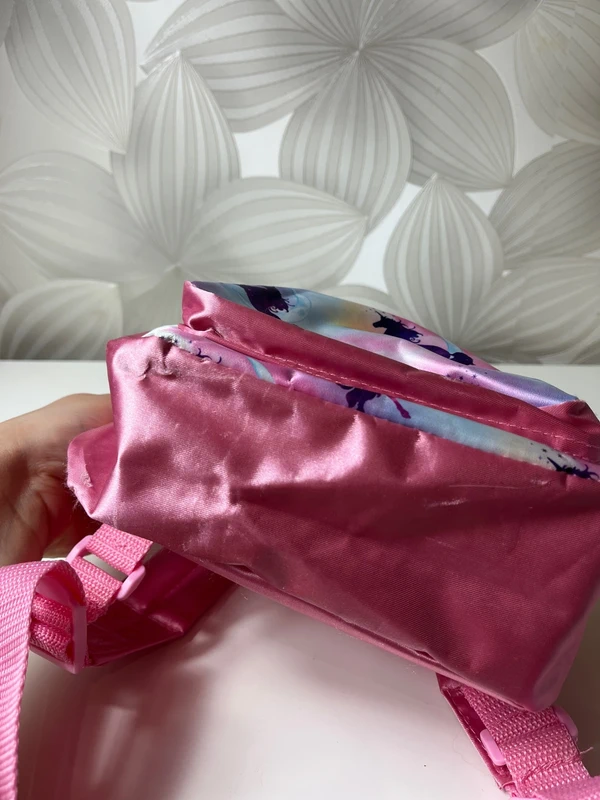 „Peacocks“ nedidelė kuprinė su vienaragiais