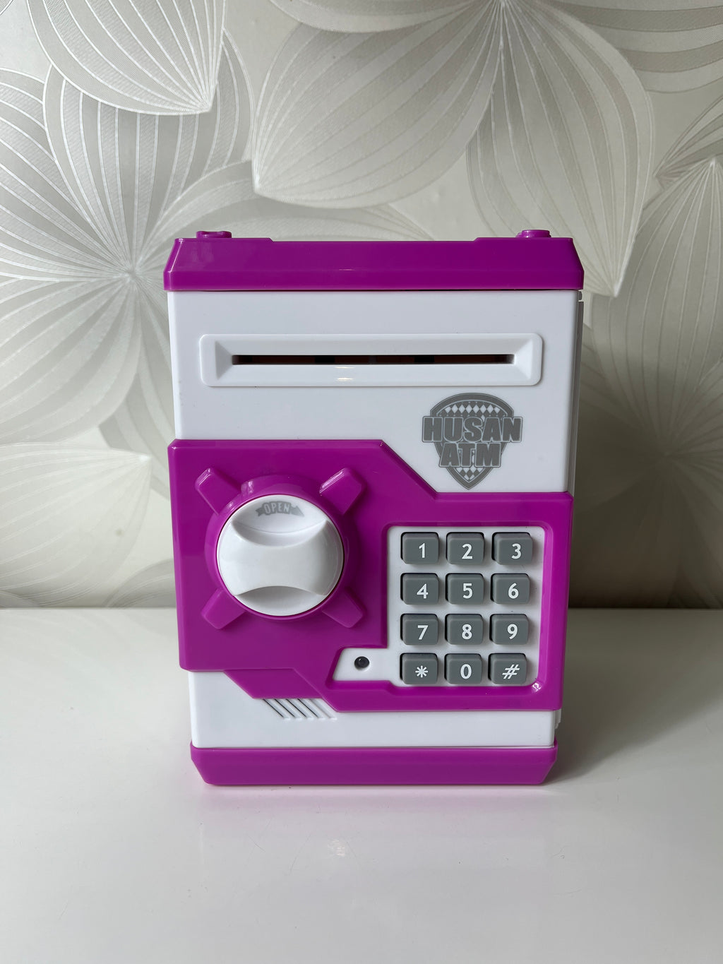 Elektroninė seifo formos taupyklė