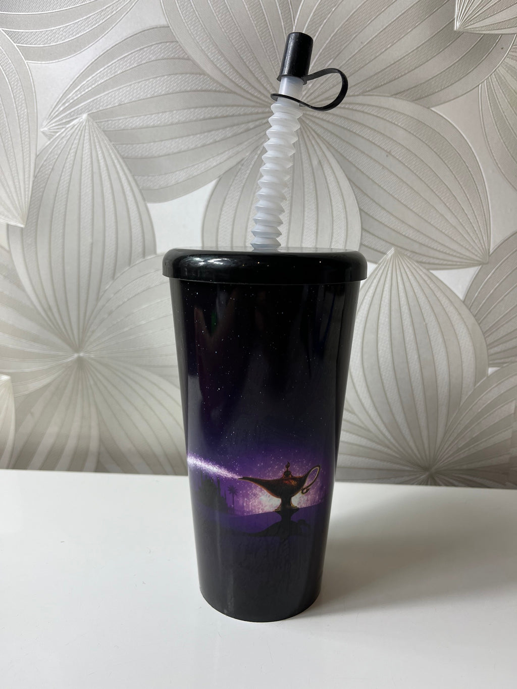 „Aladdin“ plastikinė gertuvė su šiaudeliu