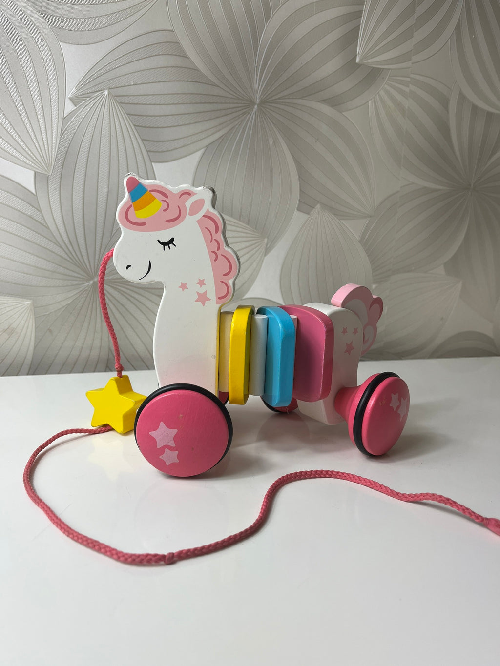 Medinis traukiamas žaislas – vienaragis