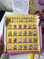 Stalo žaidimas „Guess Who?“ Disney Princess versija – spėliojimo žaidimas vaikams.