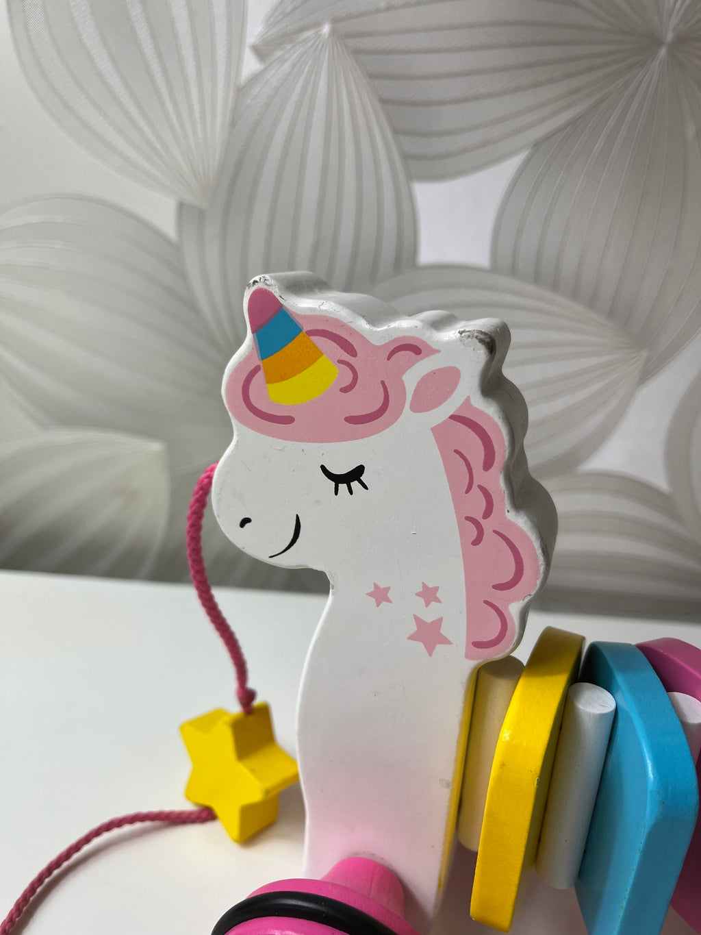 Medinis traukiamas žaislas – vienaragis