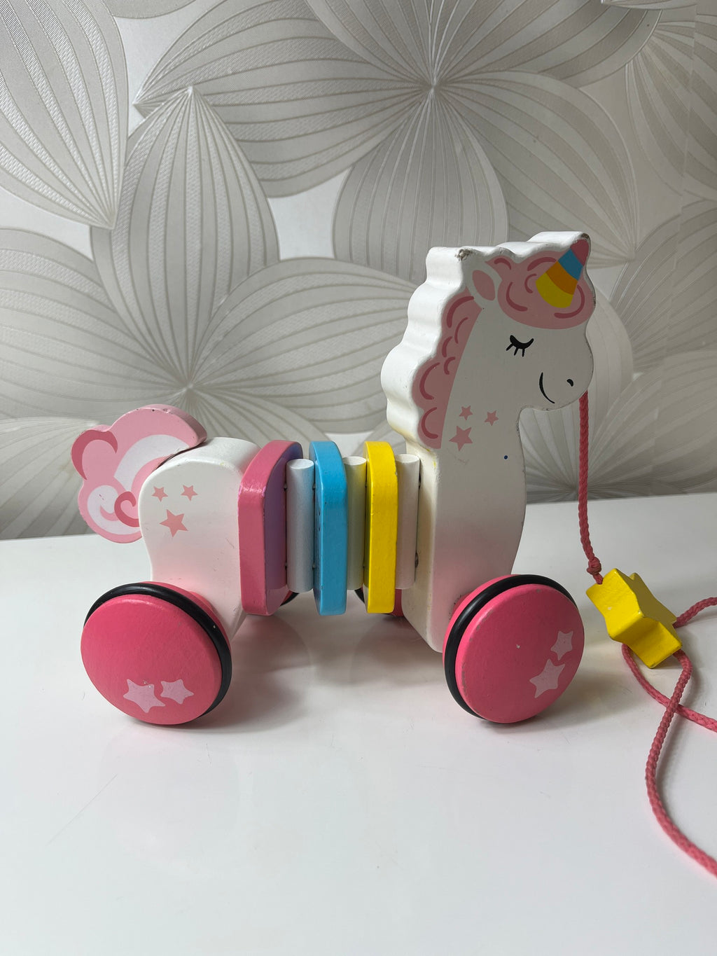 Medinis traukiamas žaislas – vienaragis