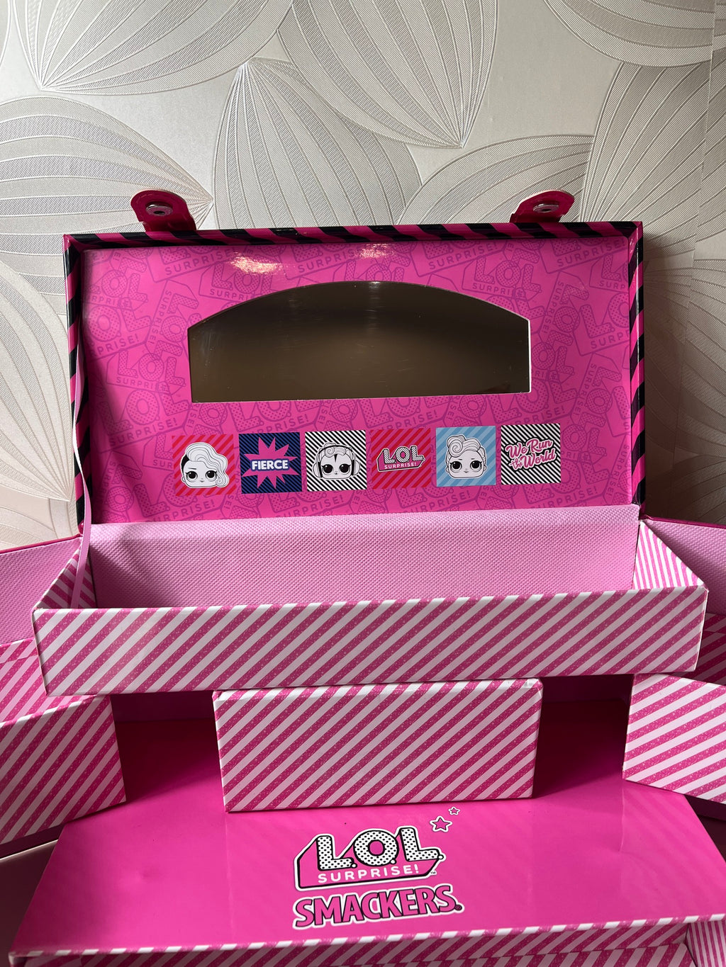 „L.O.L. Surprise“ papuošalų, kosmetikos ar daiktų laikymo dėžutė su stalčiukais