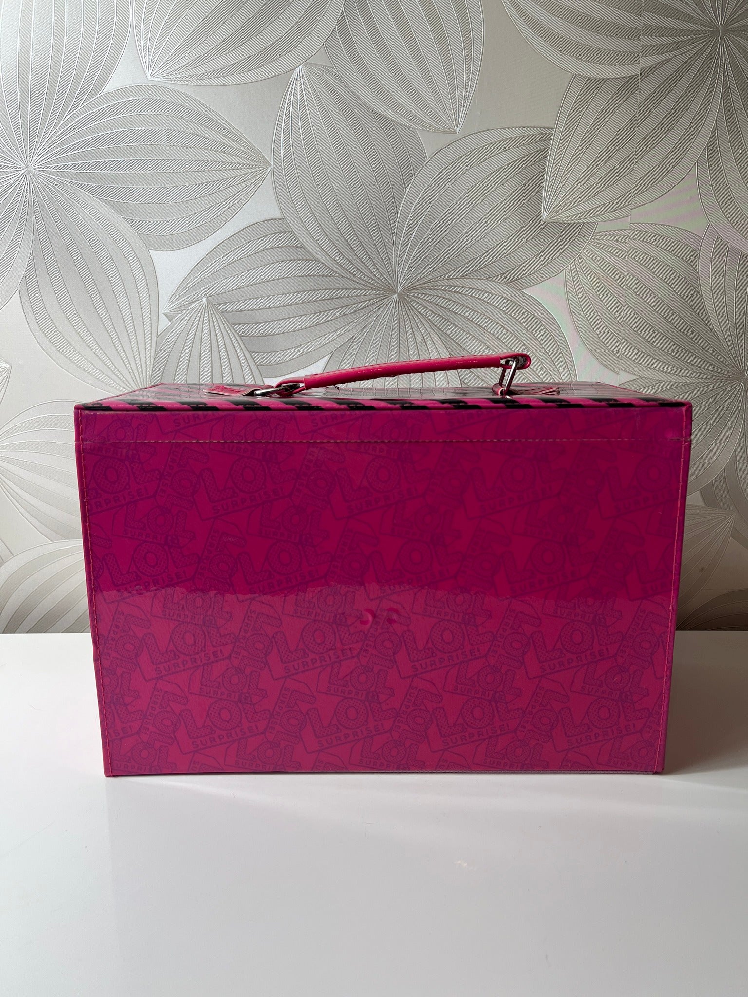 „L.O.L. Surprise“ papuošalų, kosmetikos ar daiktų laikymo dėžutė su stalčiukais