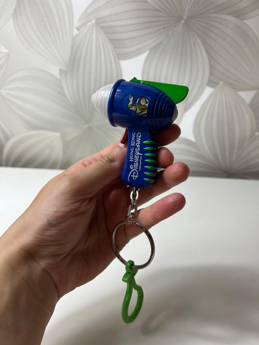 „Disneyland: Hong Kong“ raktų pakabukas-suvenyras