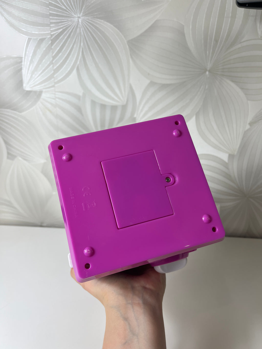 Elektroninė seifo formos taupyklė