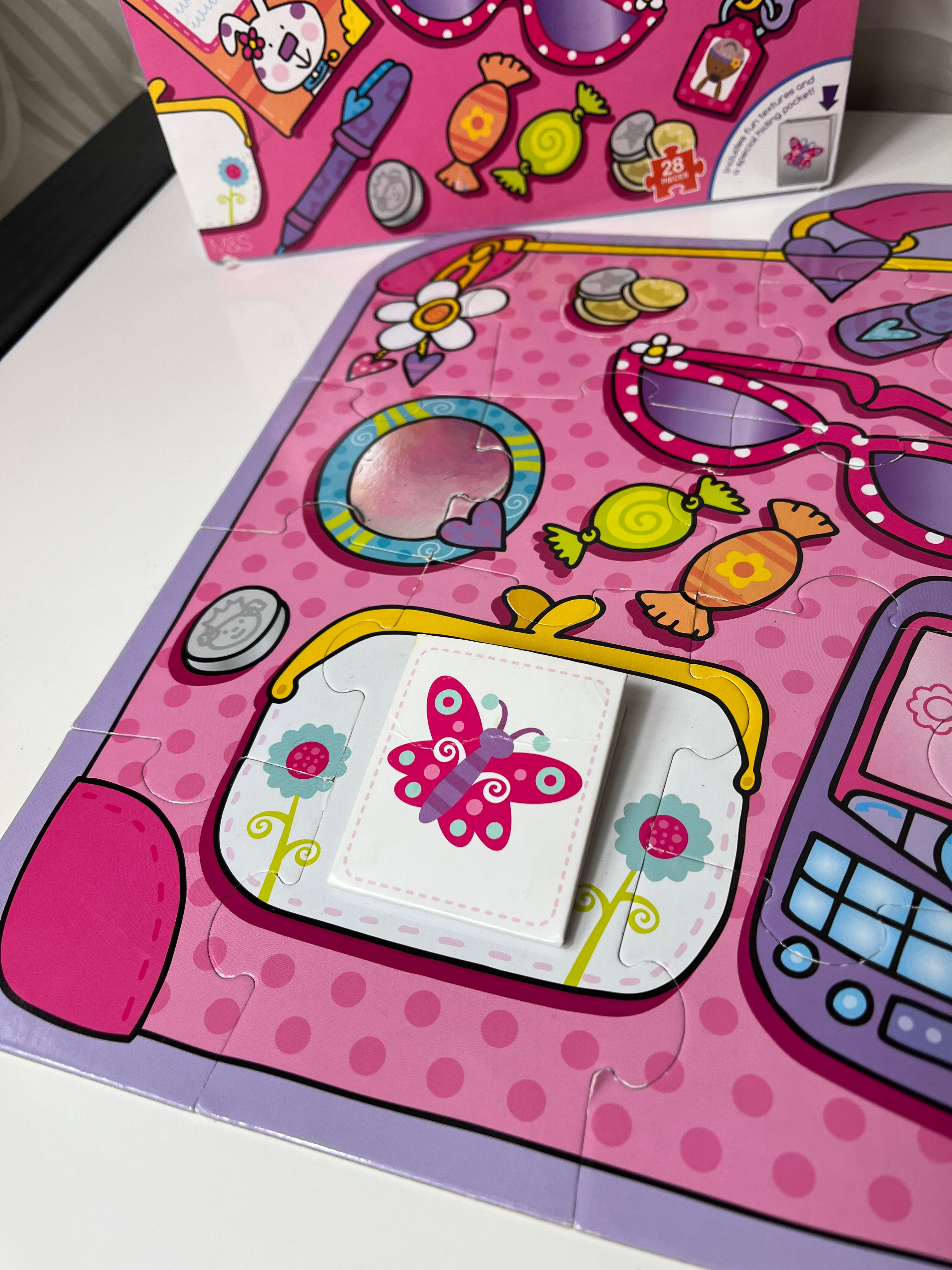 Dėlionė vaikams „Mano rankinė“