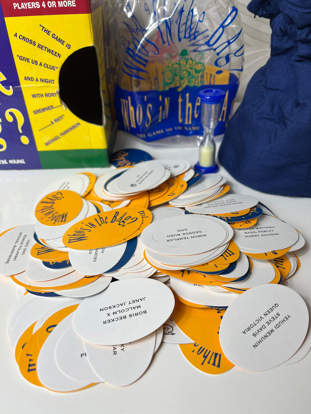 Stalo žaidimas “Who's in the Bag?”