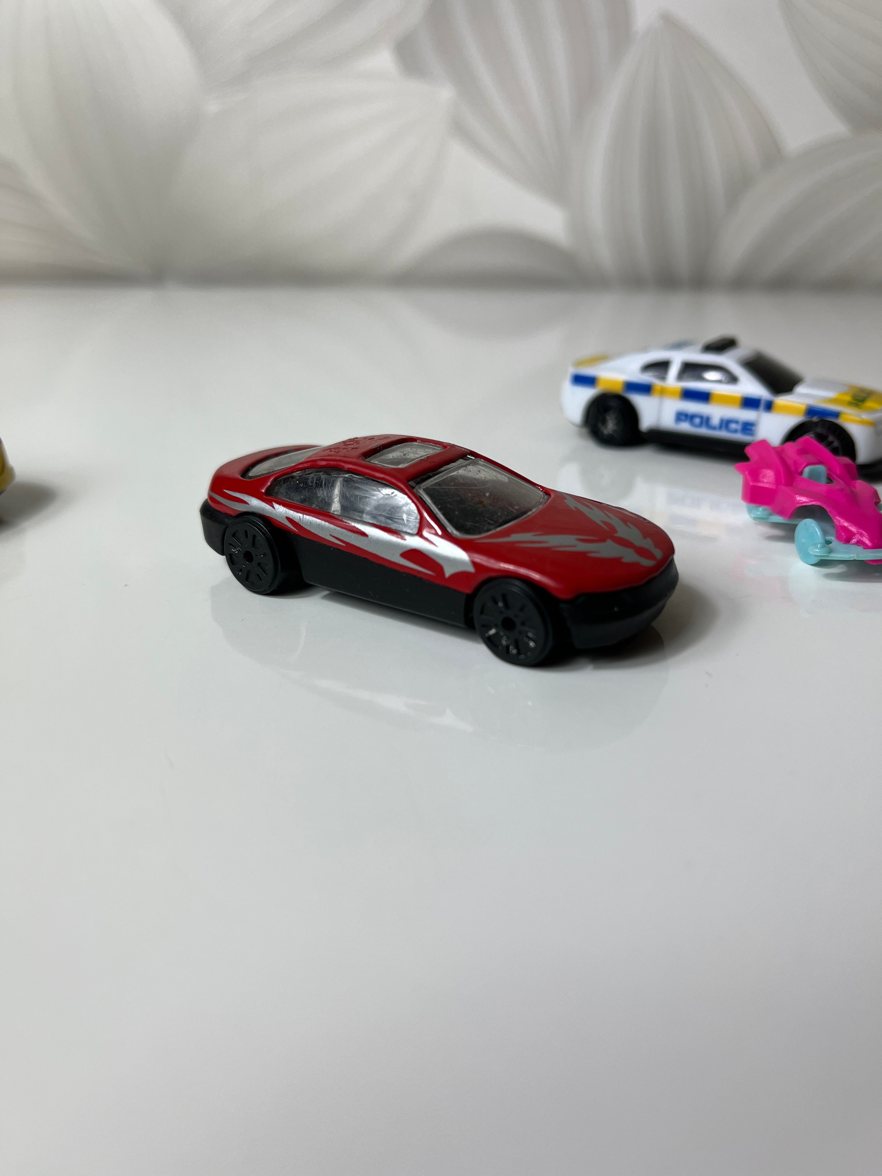 Mini žaisliniai automobiliukai (4 vnt.)