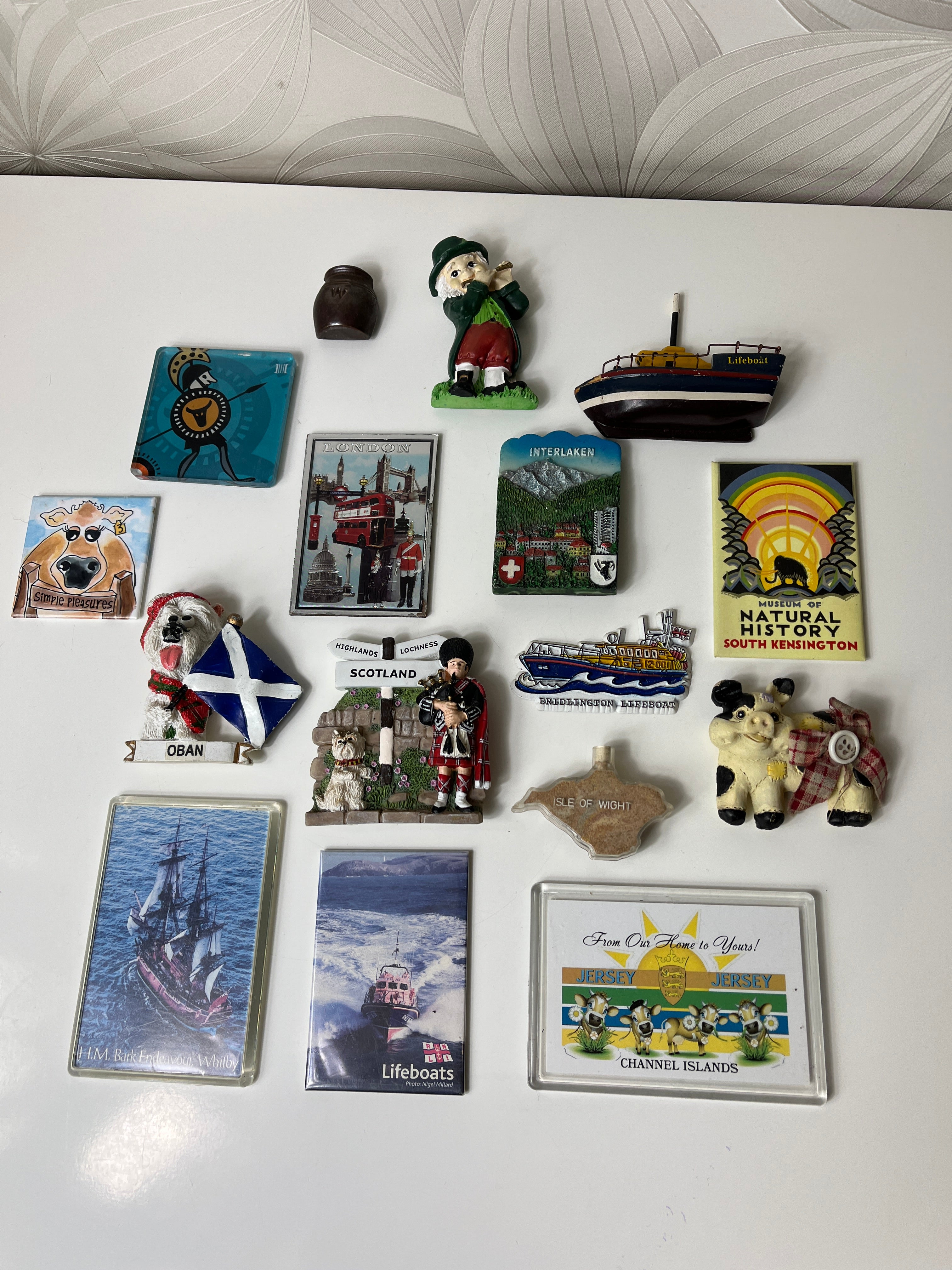 Kolekciniai magnetukai iš skirtingų pasaulio vietų (16 vnt.)