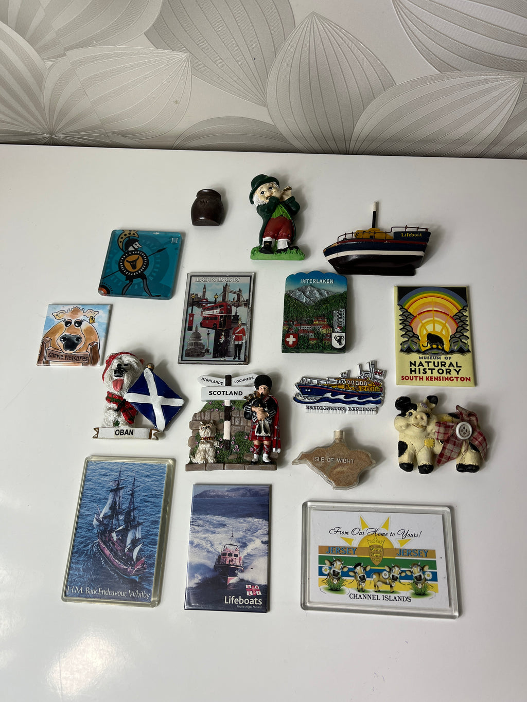 Kolekciniai magnetukai iš skirtingų pasaulio vietų (16 vnt.)