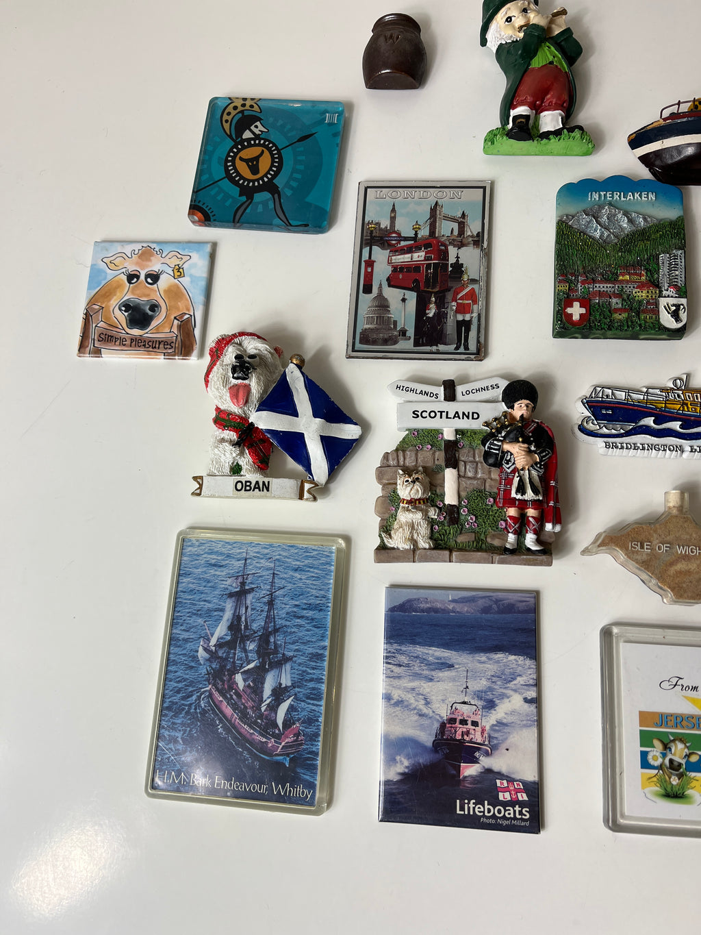 Kolekciniai magnetukai iš skirtingų pasaulio vietų (16 vnt.)