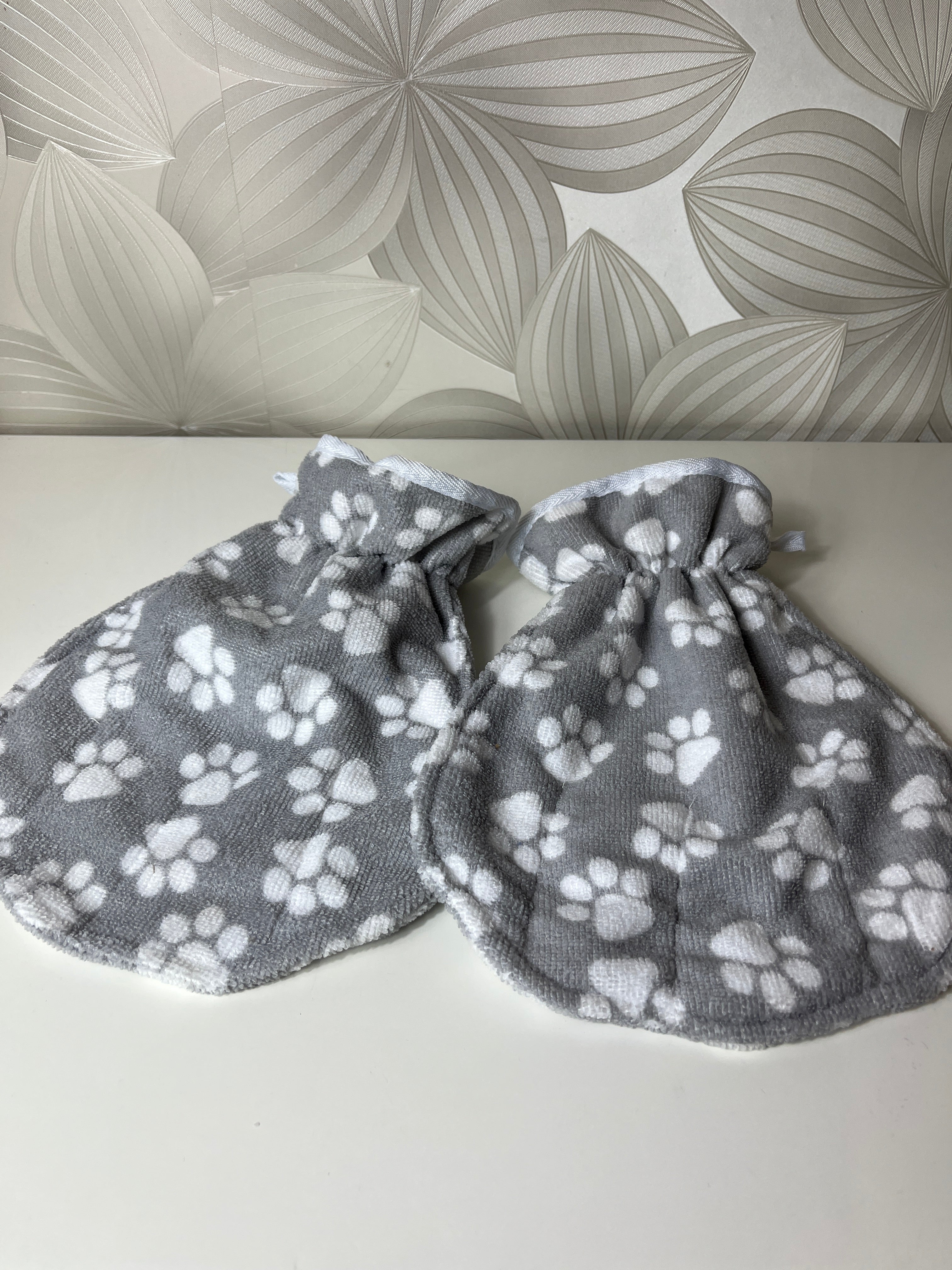 Pirštinės nusausinti gyvūnų kailiui