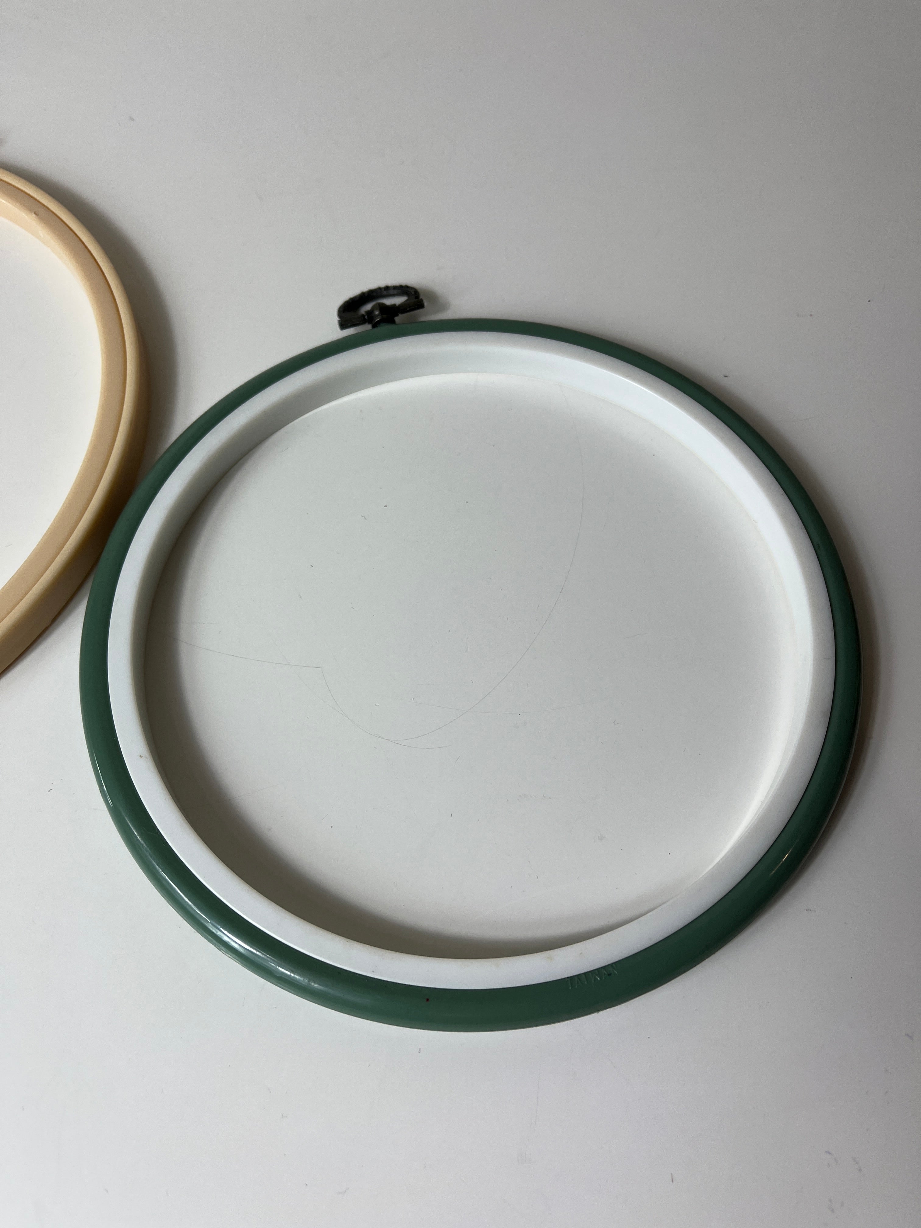 Siuvinėjimo lankeliai (2 vnt.)