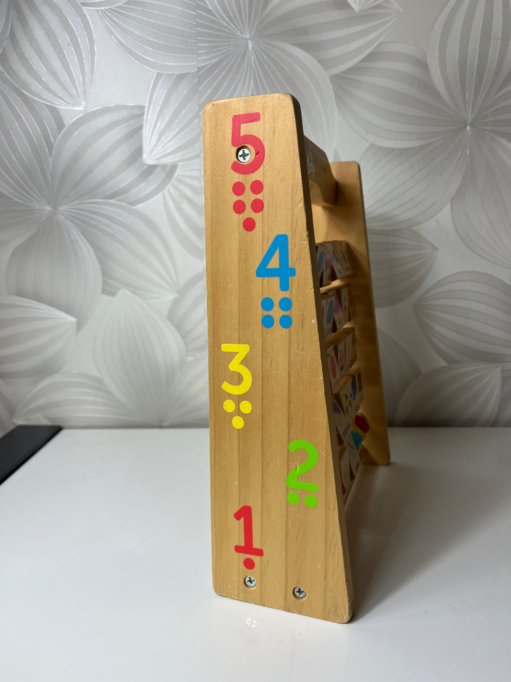 Medinis lavinamasis žaislas su raidėmis ir paveikslėliais