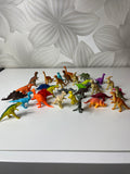 Nedidelių žaislinių dinozaurų kolekcija