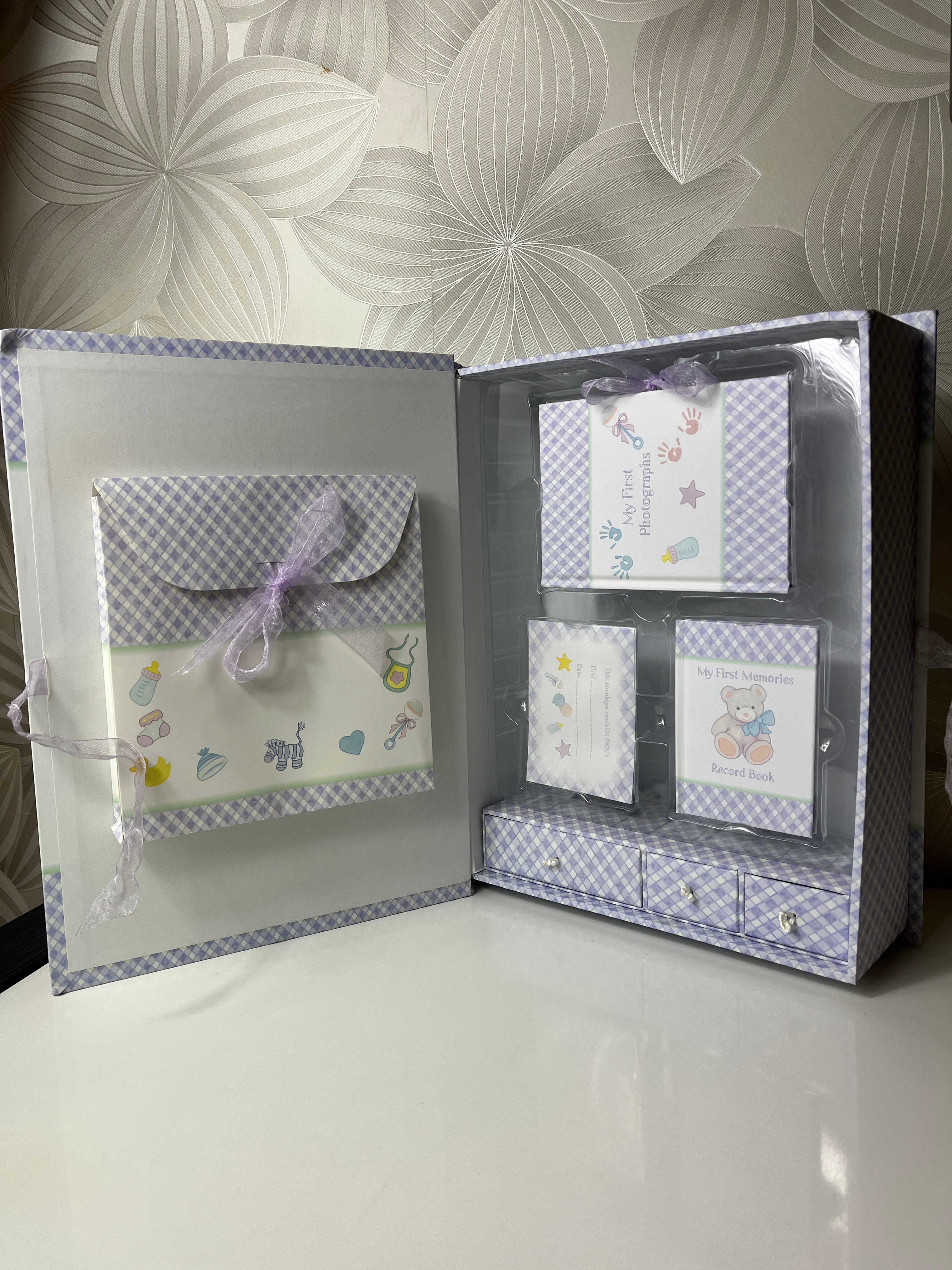 „New Baby“ mažylio prisiminimų knyga