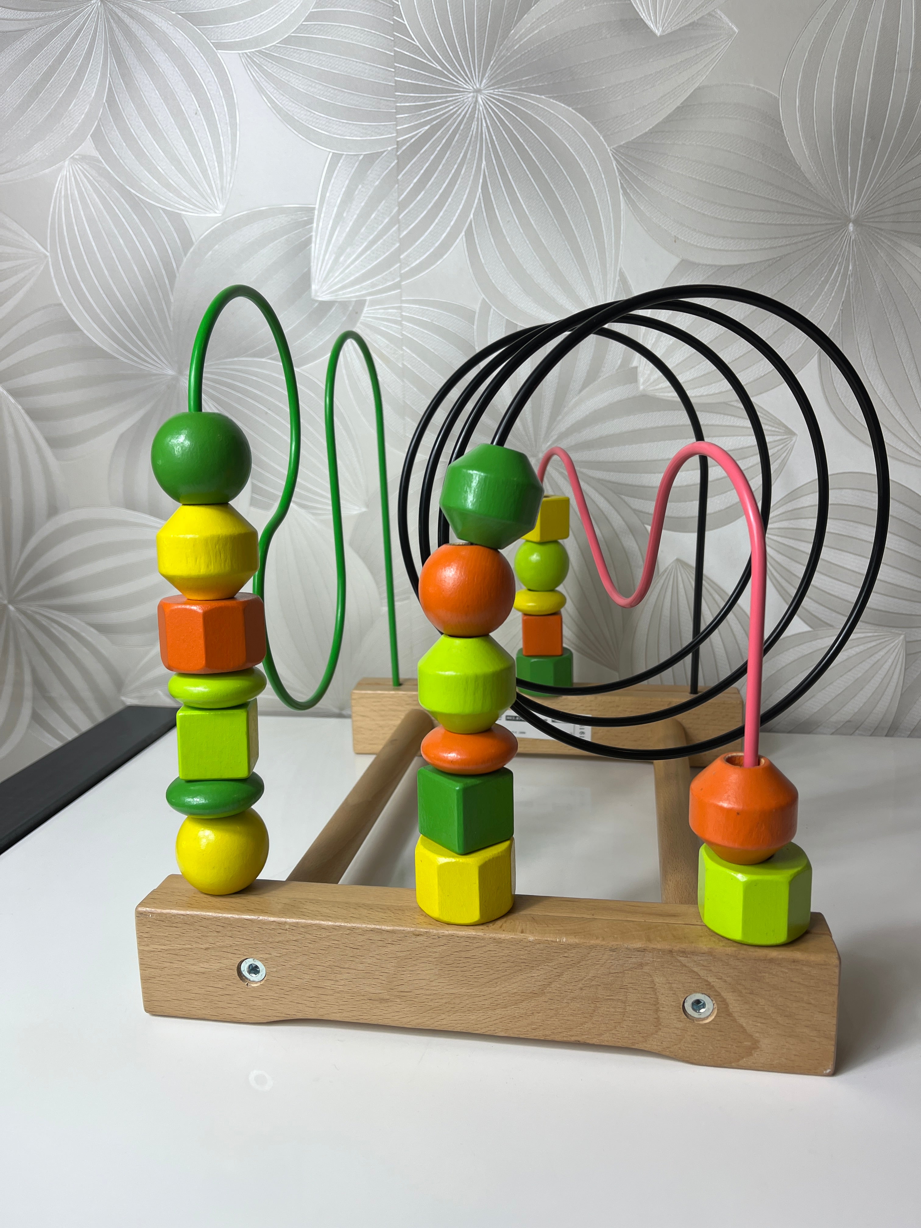 Lavinamasis žaislas su spalvotais kubeliais