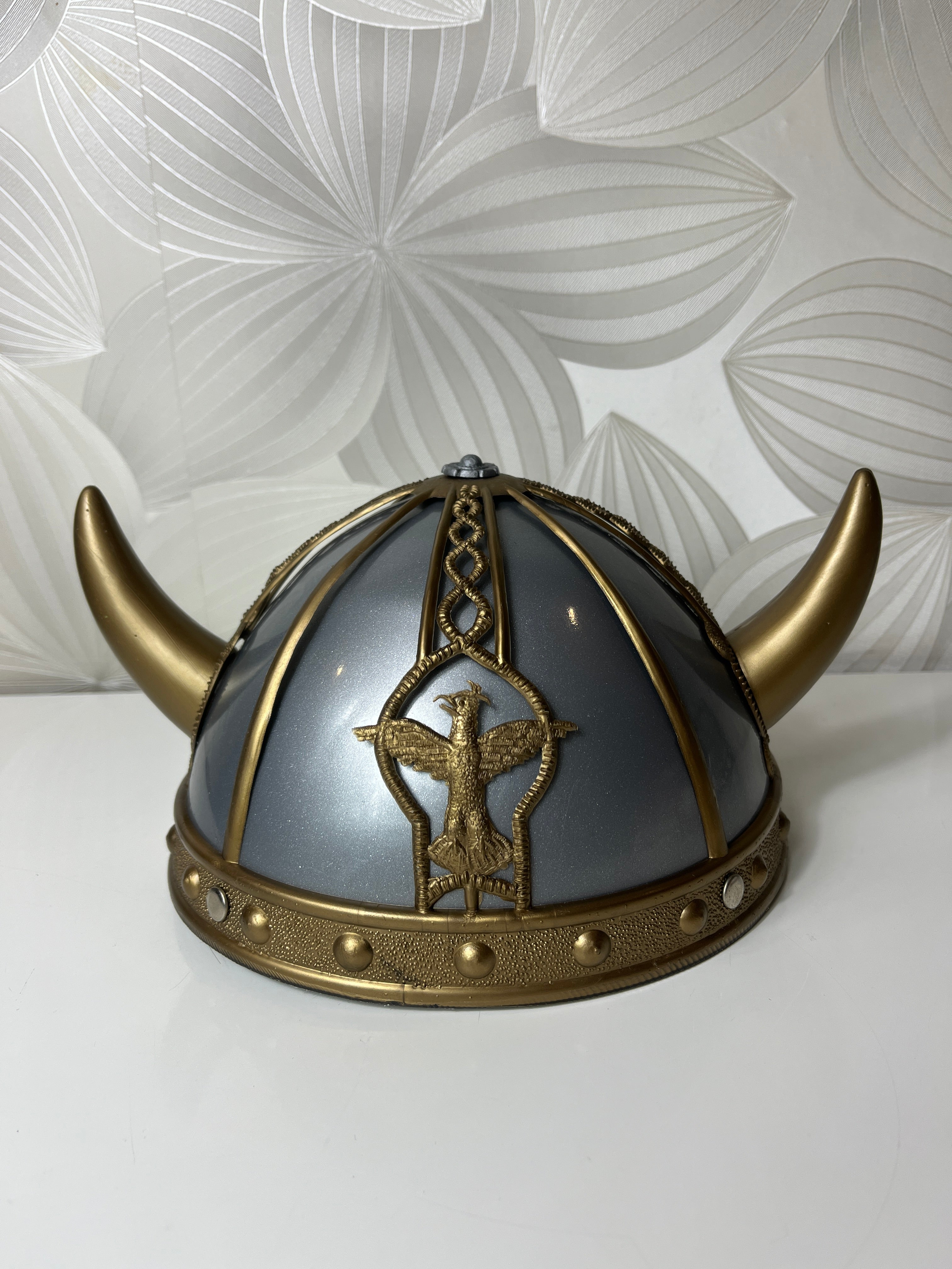 Dekoratyvinis žaislinis vikingų šalmas