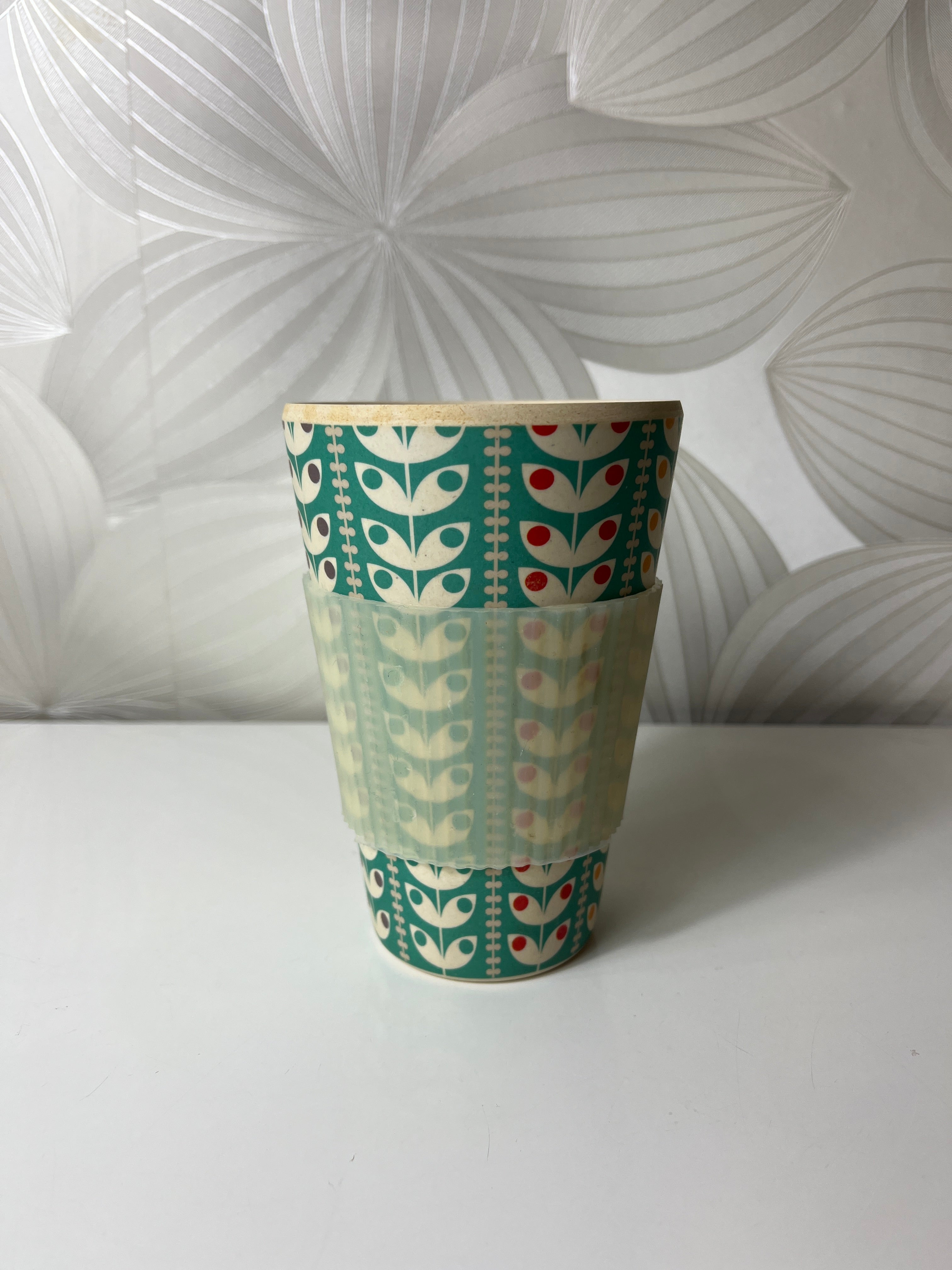 Daugkartinis puodelis su silikonine mova