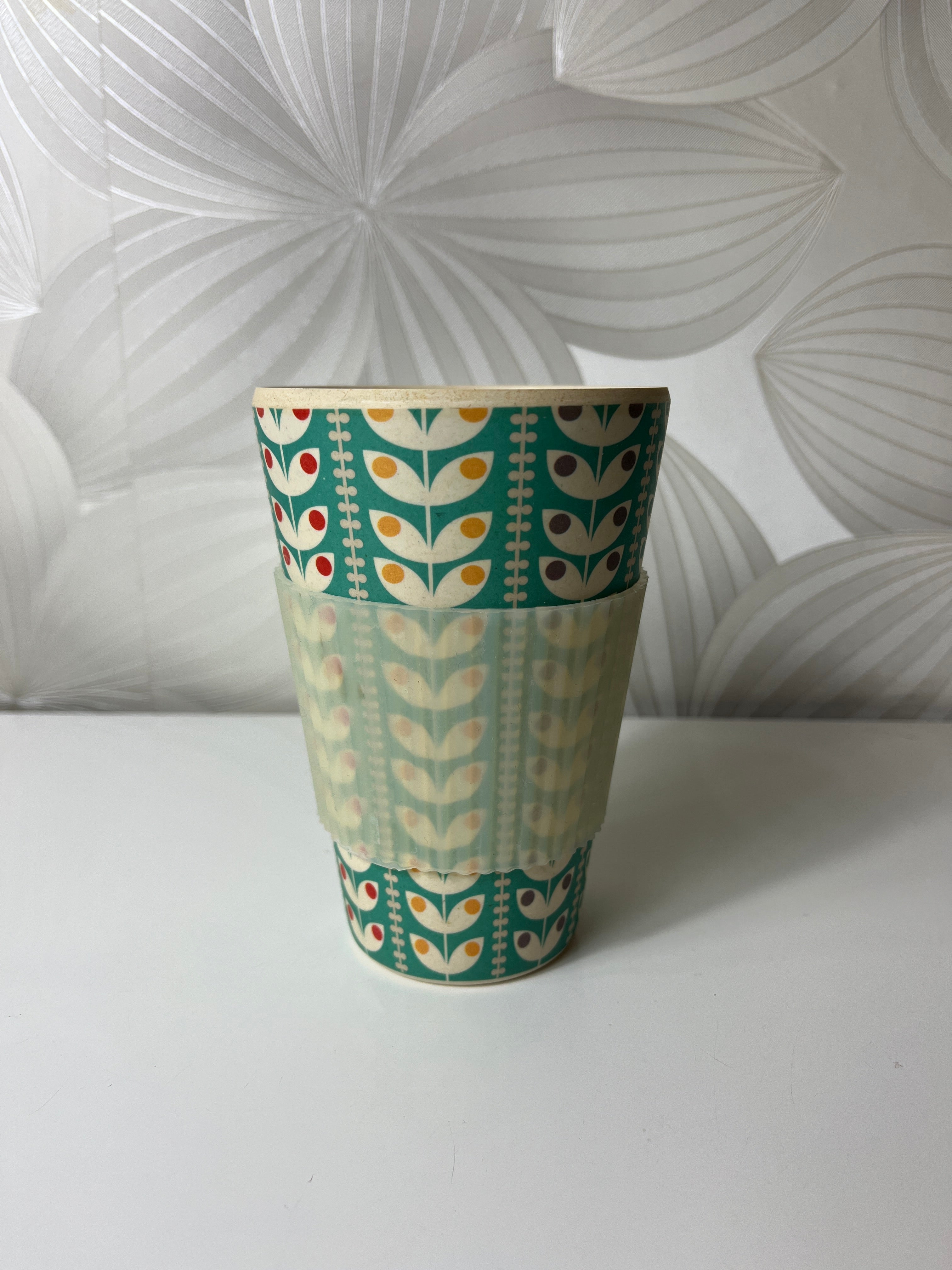 Daugkartinis puodelis su silikonine mova