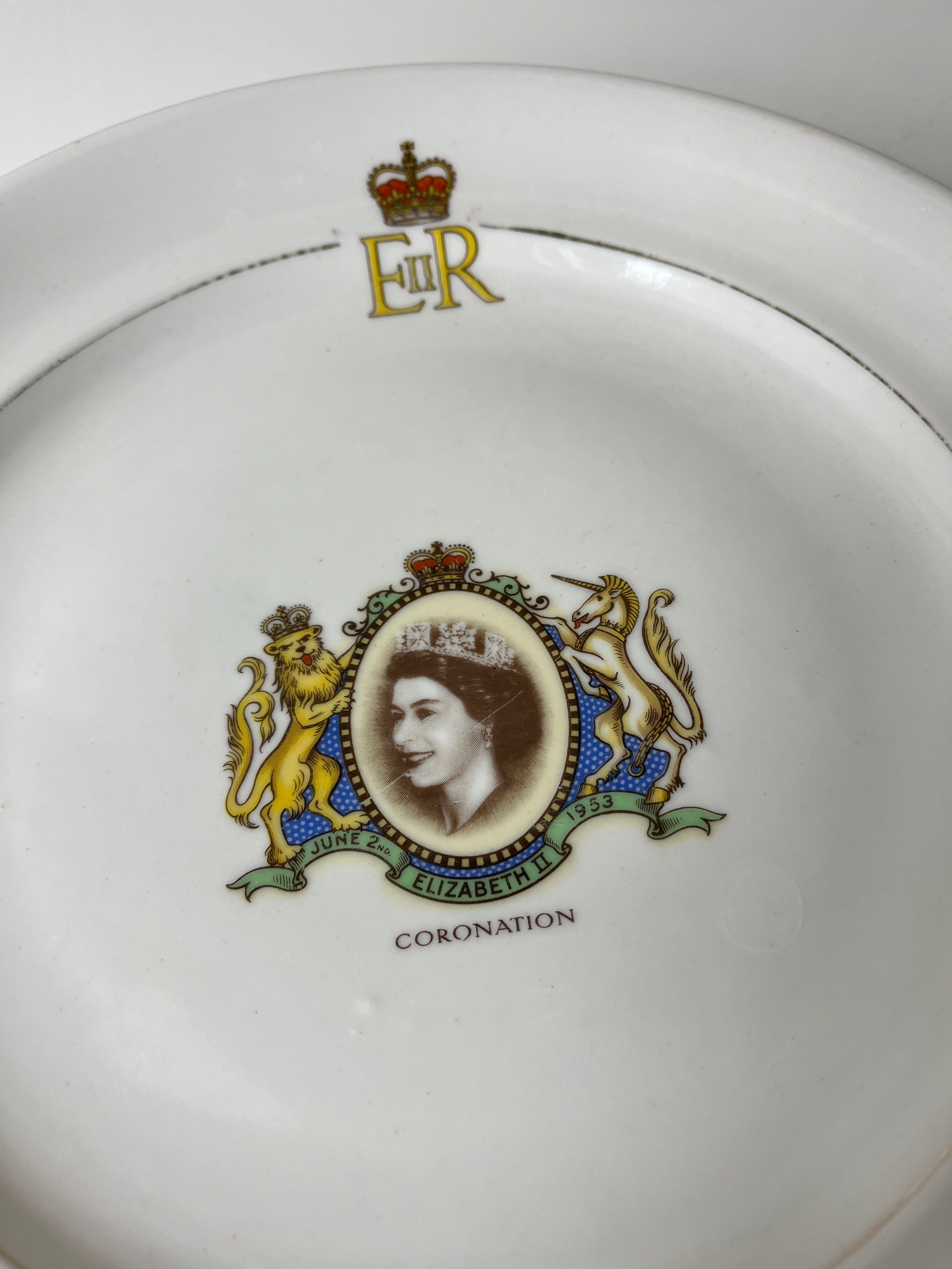 Vintažinė dekoratyvinė lėkštė – Karalienės Elžbietos II karūnavimas (1953)