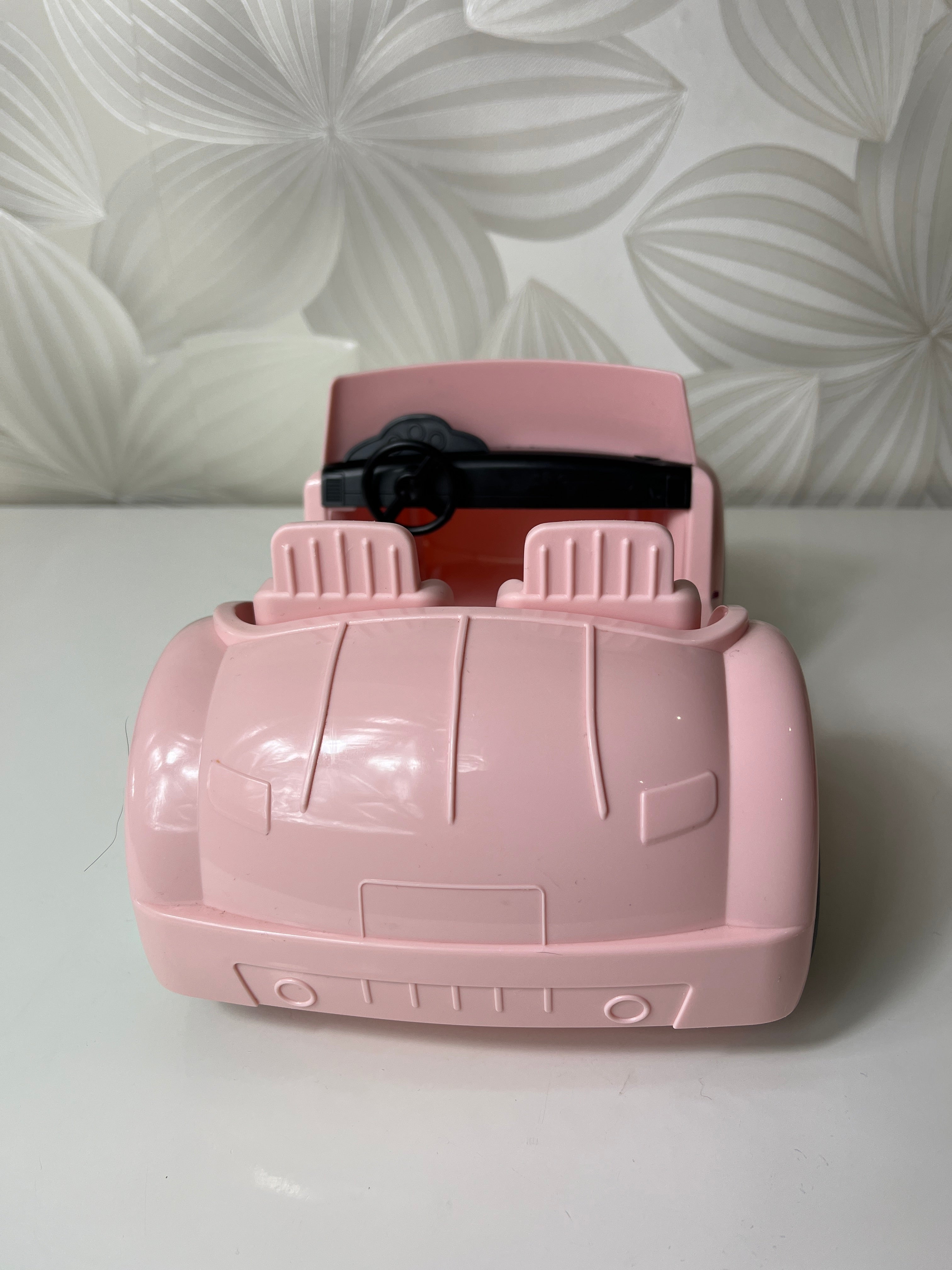 Rožinis žaislinis lėlių automobilis-kabrioletas