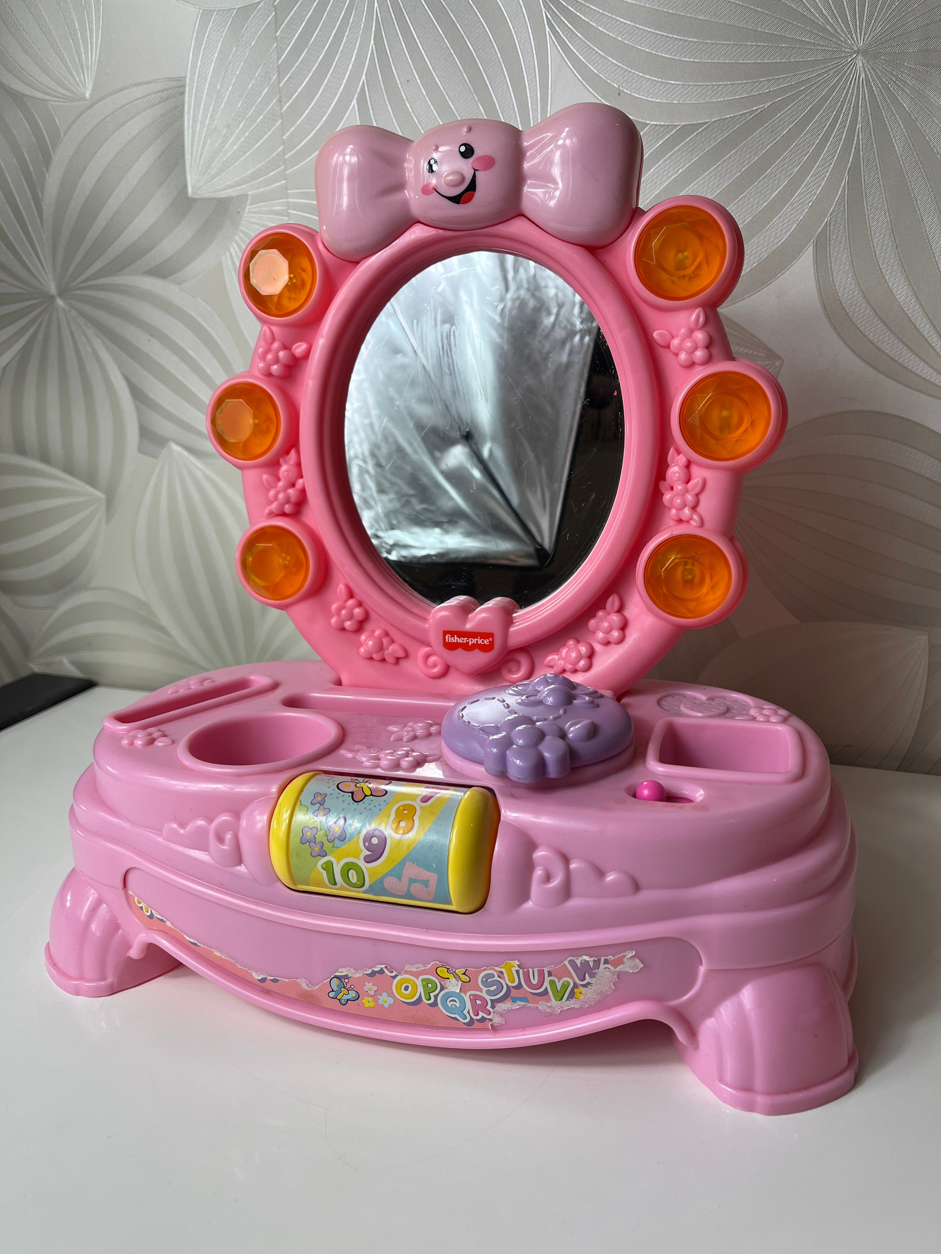 Vaikiška kosmetinė–tualetinis staliukas „Fisher-Price“