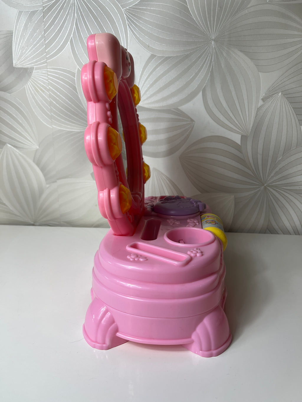 Vaikiška kosmetinė–tualetinis staliukas „Fisher-Price“