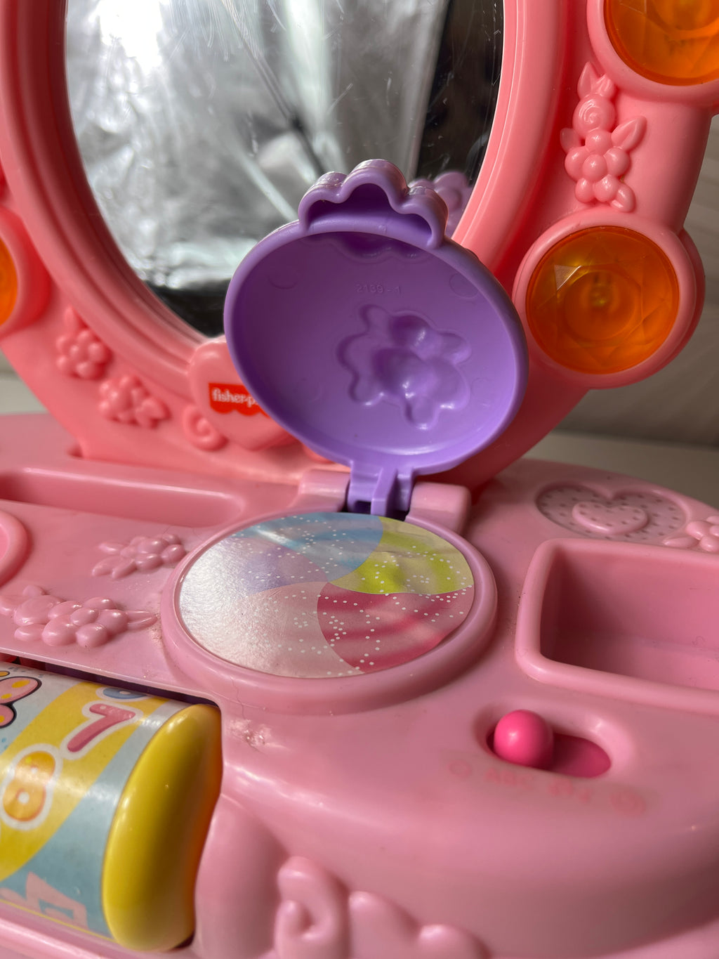 Vaikiška kosmetinė–tualetinis staliukas „Fisher-Price“