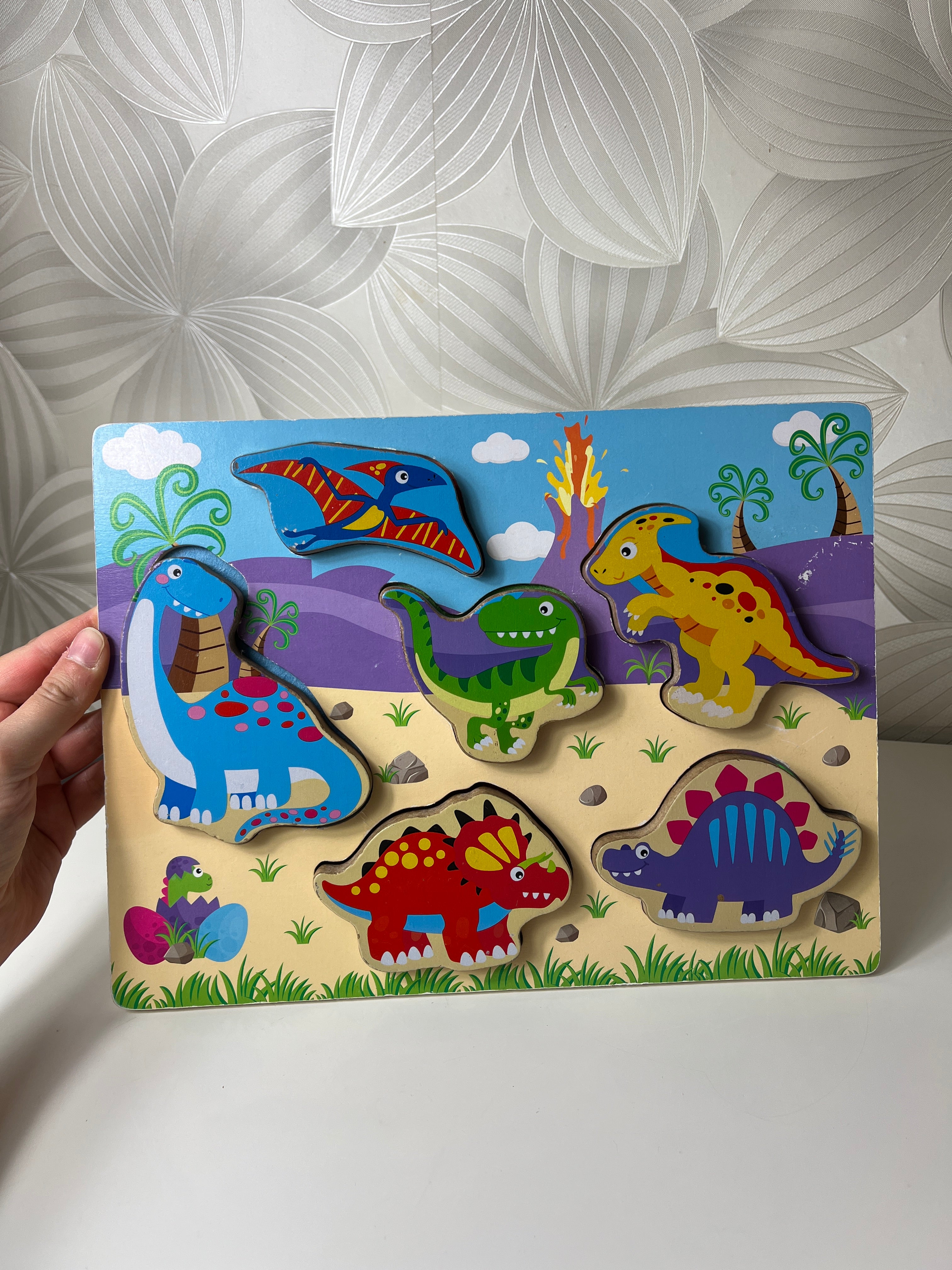 Medinė dėlionė mažiesiems su dinozaurais