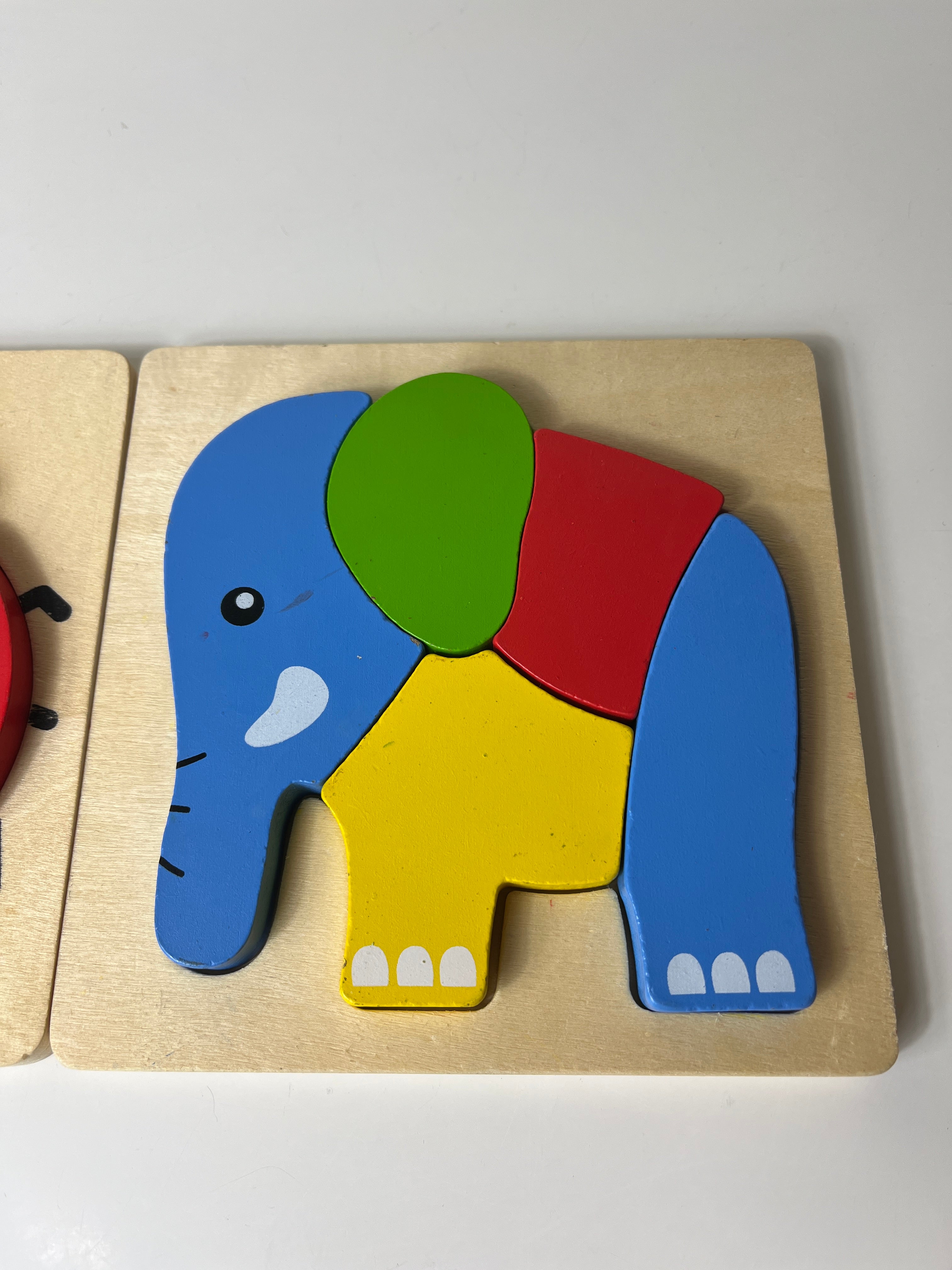 Medinės dėlionės su boružėle ir drambliuku