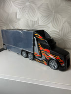 Žaislinis sunkvežimis - „Hot Wheels“ modeliukų garažas