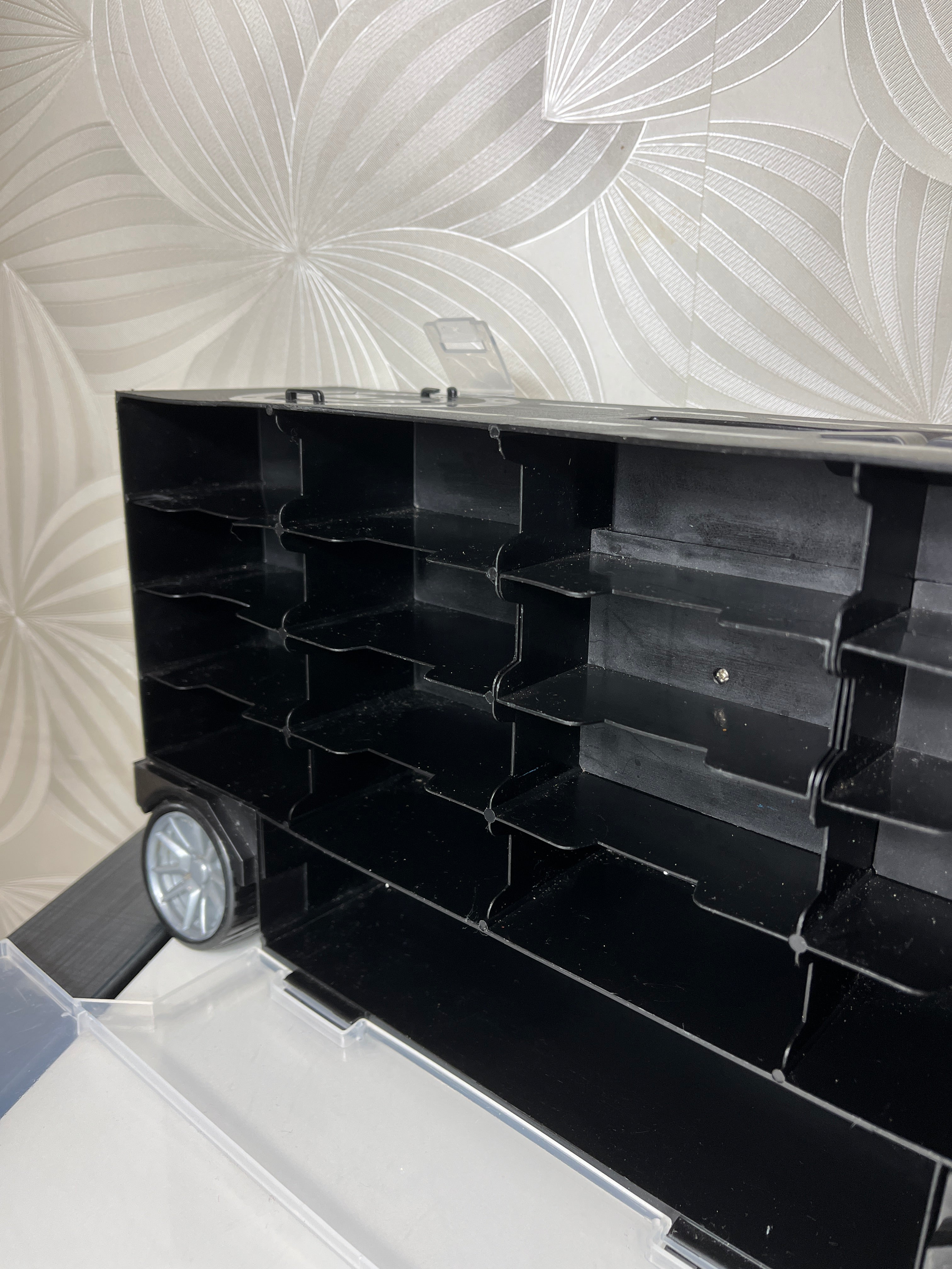 Žaislinis sunkvežimis - „Hot Wheels“ modeliukų garažas