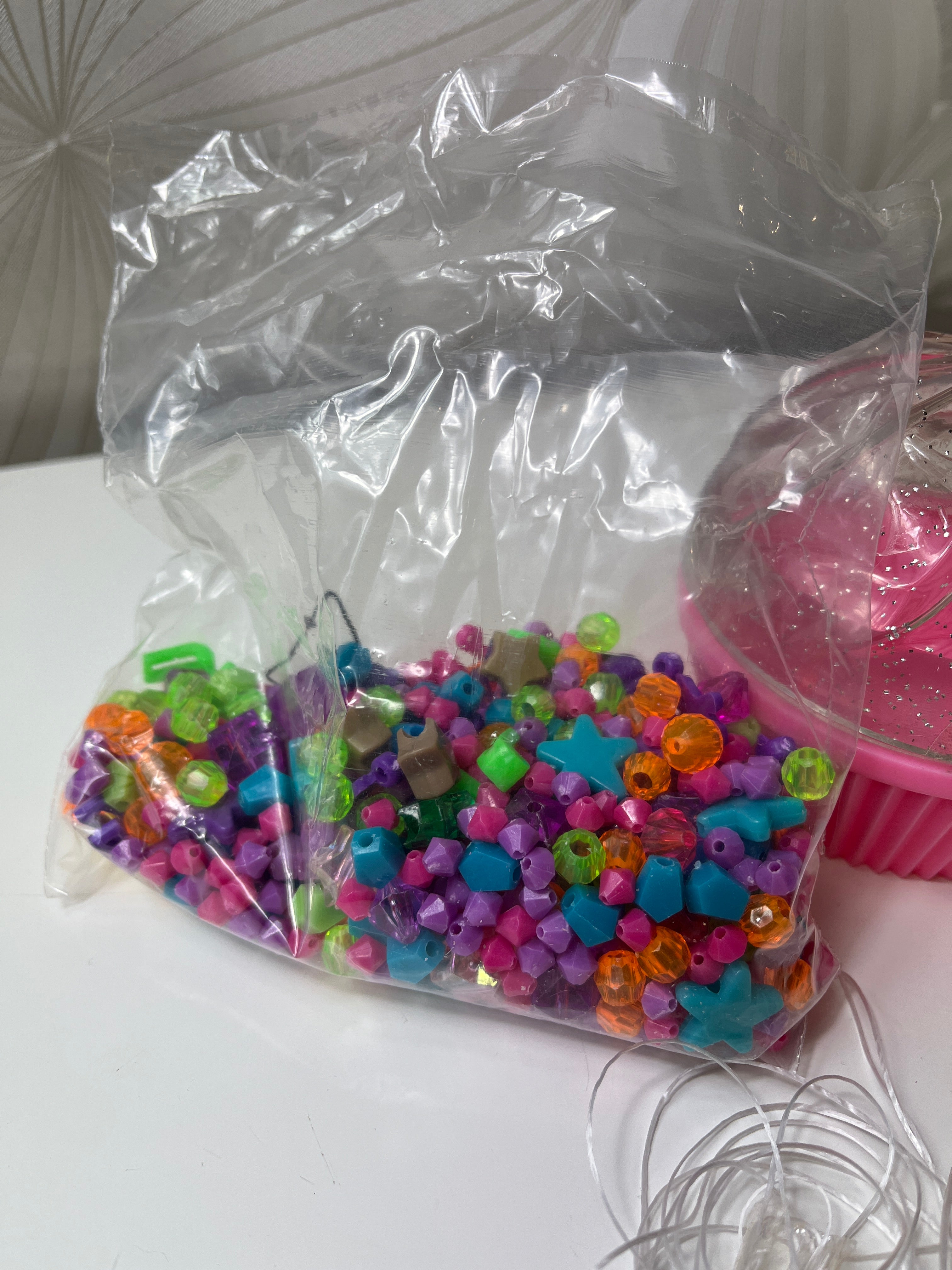 Karoliukų vėrimo rinkinys su virvute