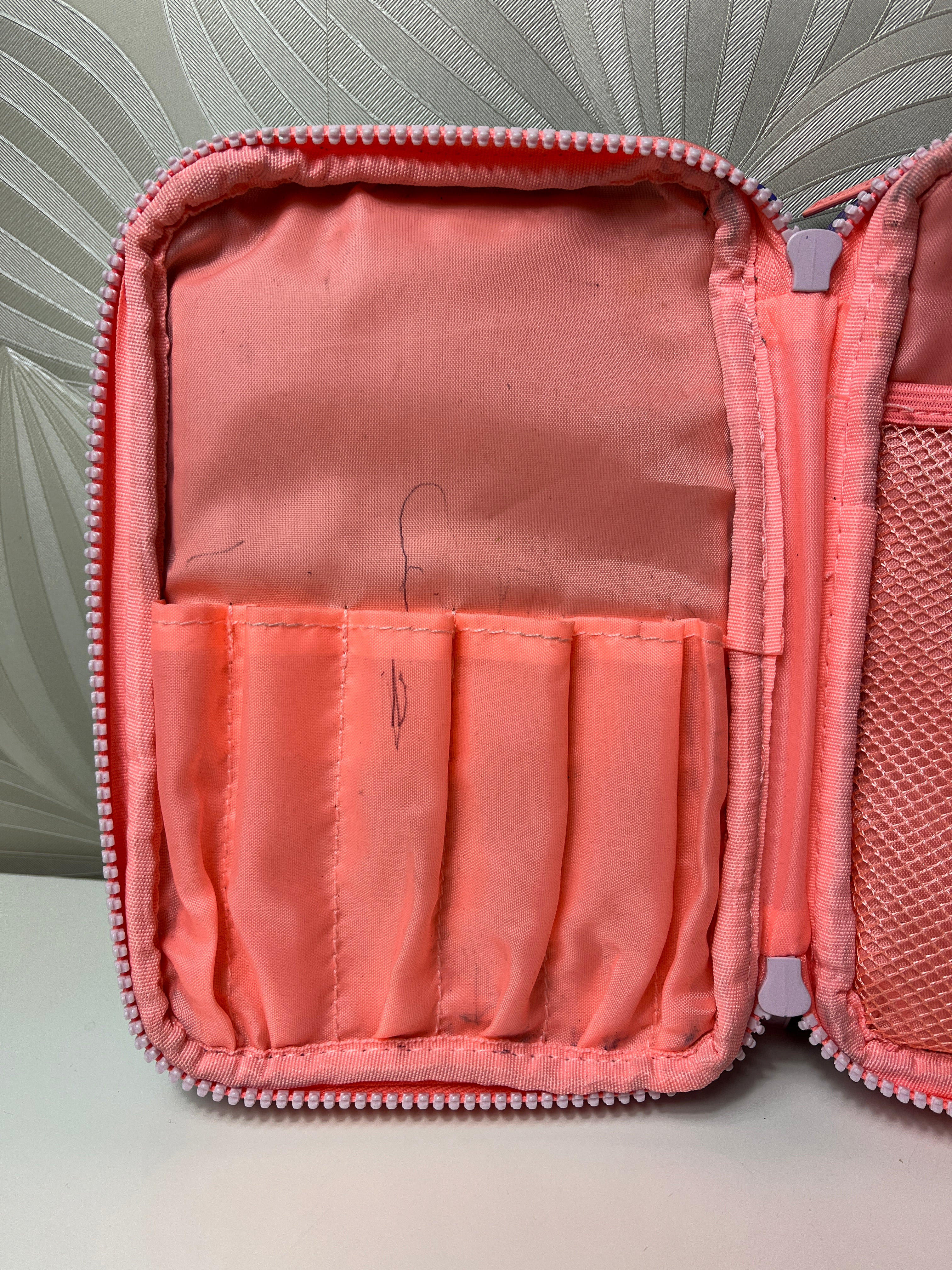 „Smiggle“ vienaragio penalas (3-jų dalių)