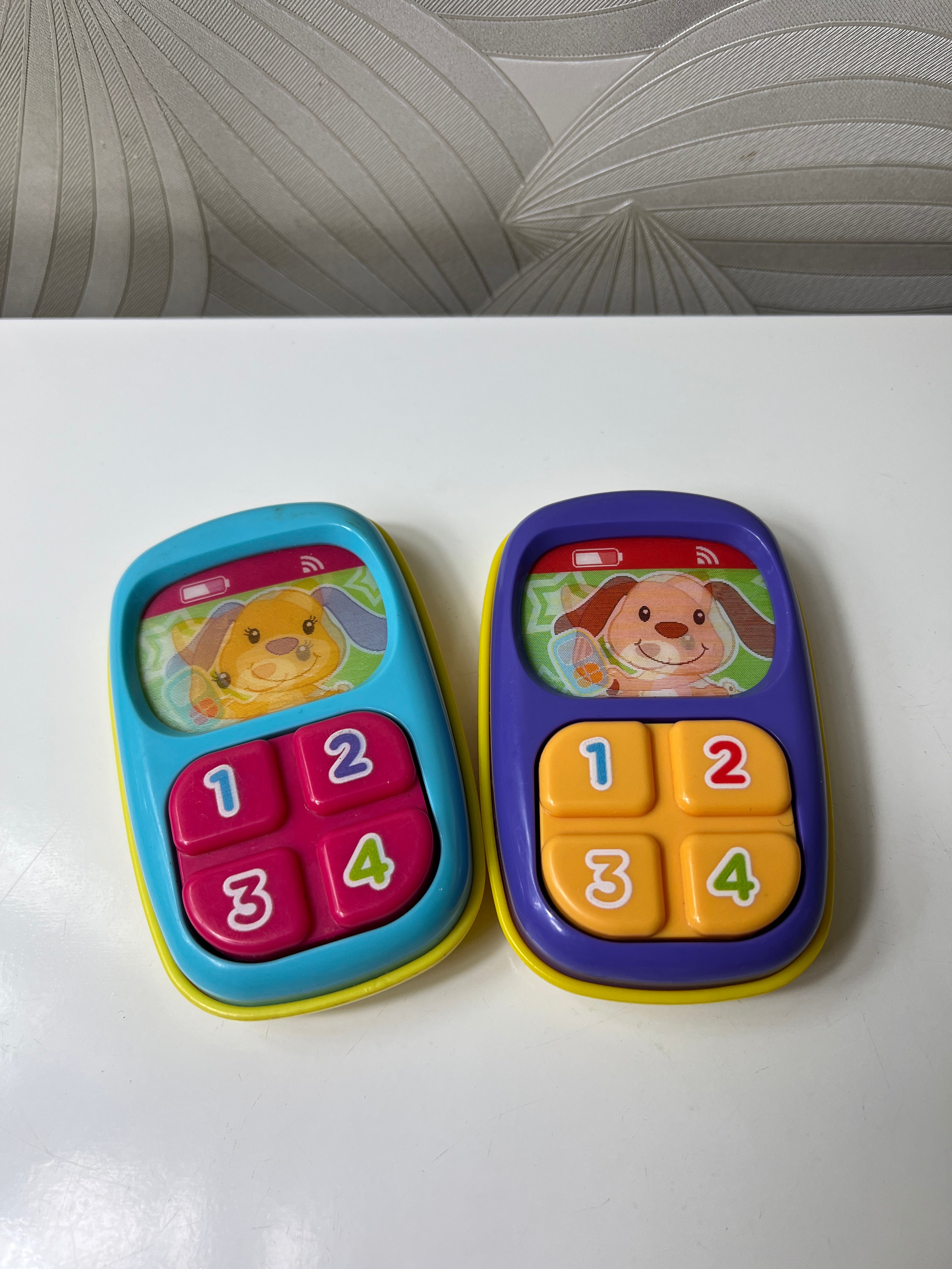 Vaikiški žaisliniai telefonai (2 vnt.)