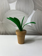 Dekoracija „Medinis vazonėlis su lapais“