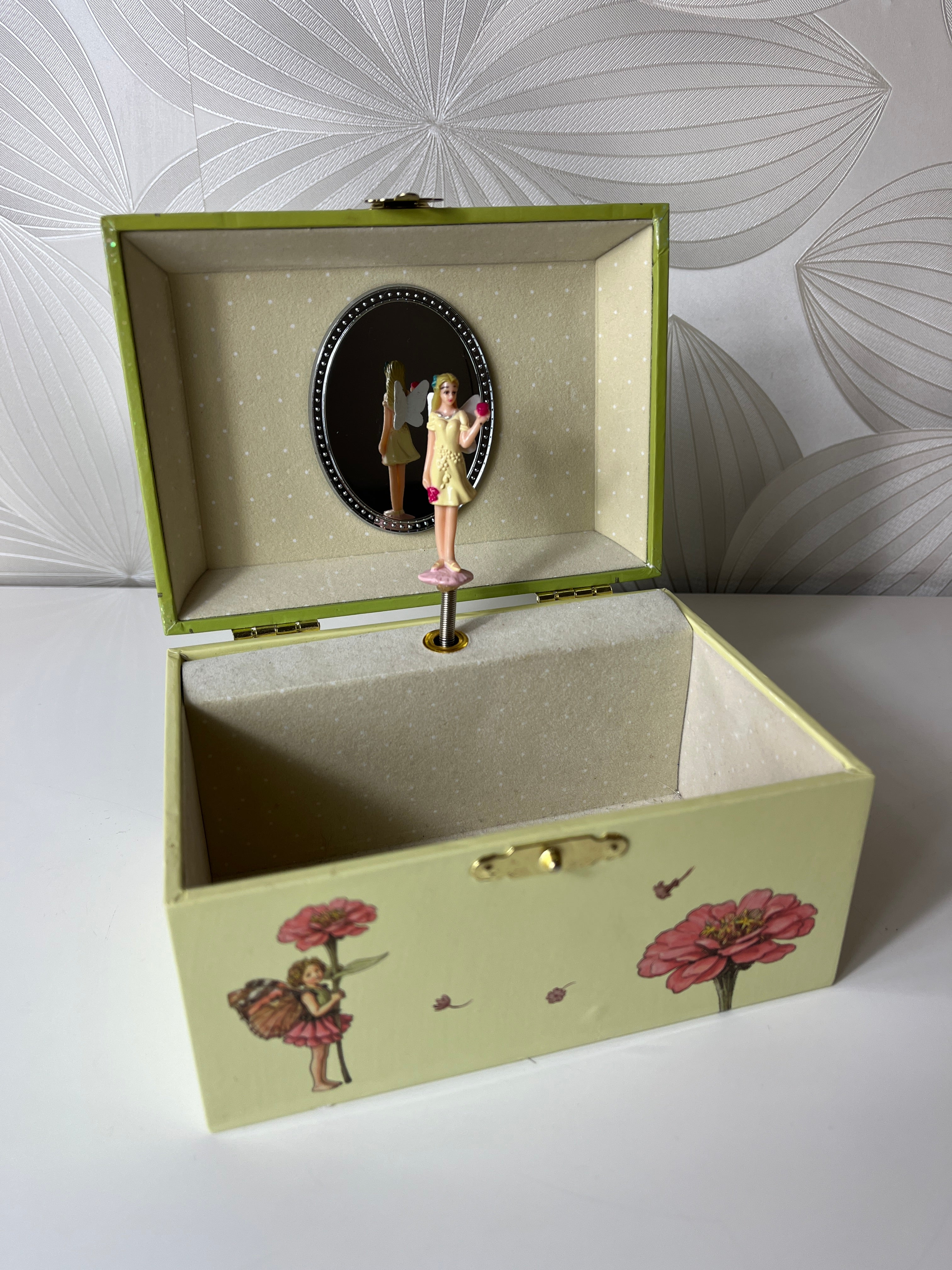 Papuošalų ir smulkmenų dėžutė „Gėlių fėja“