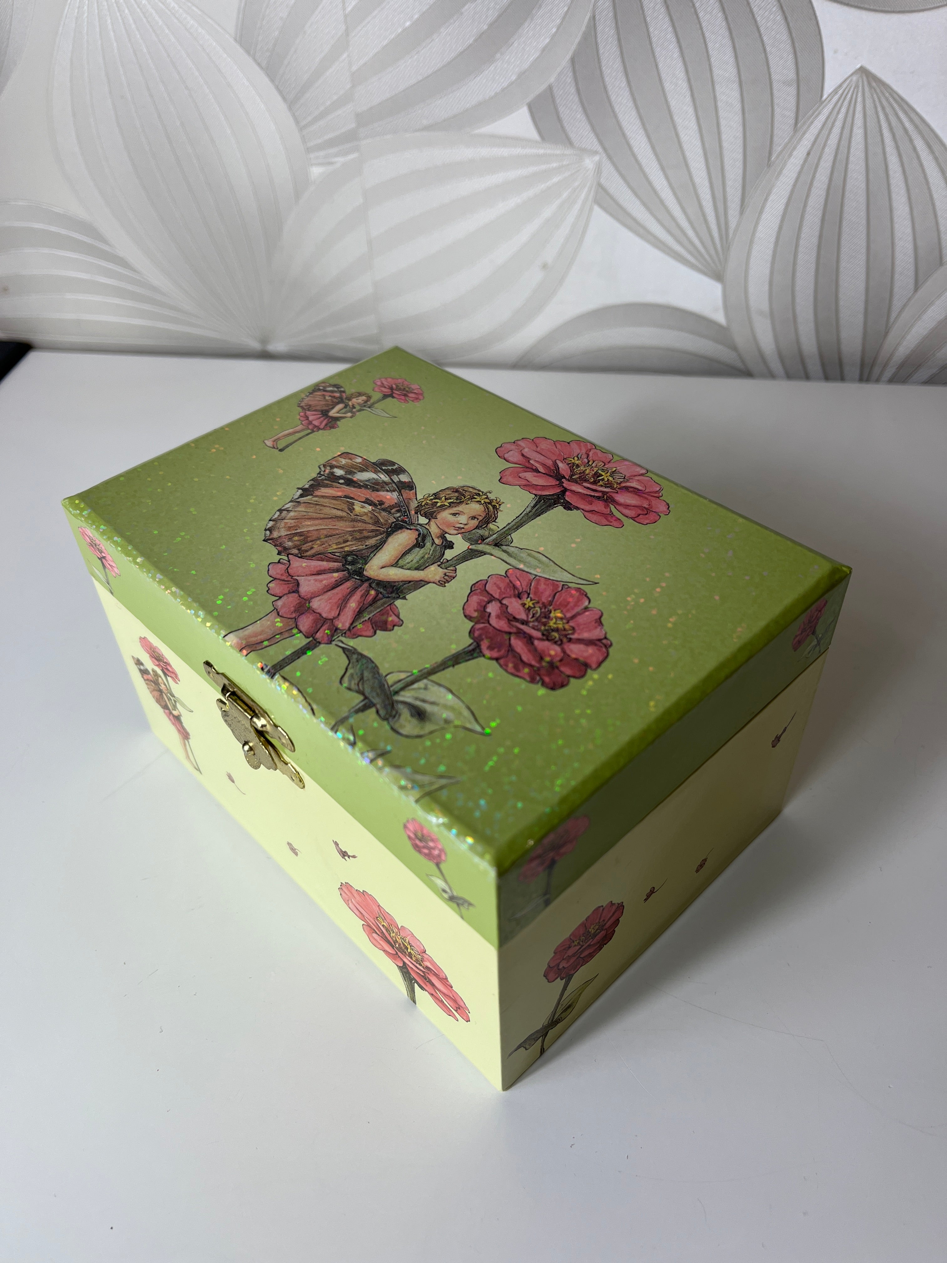 Papuošalų ir smulkmenų dėžutė „Gėlių fėja“