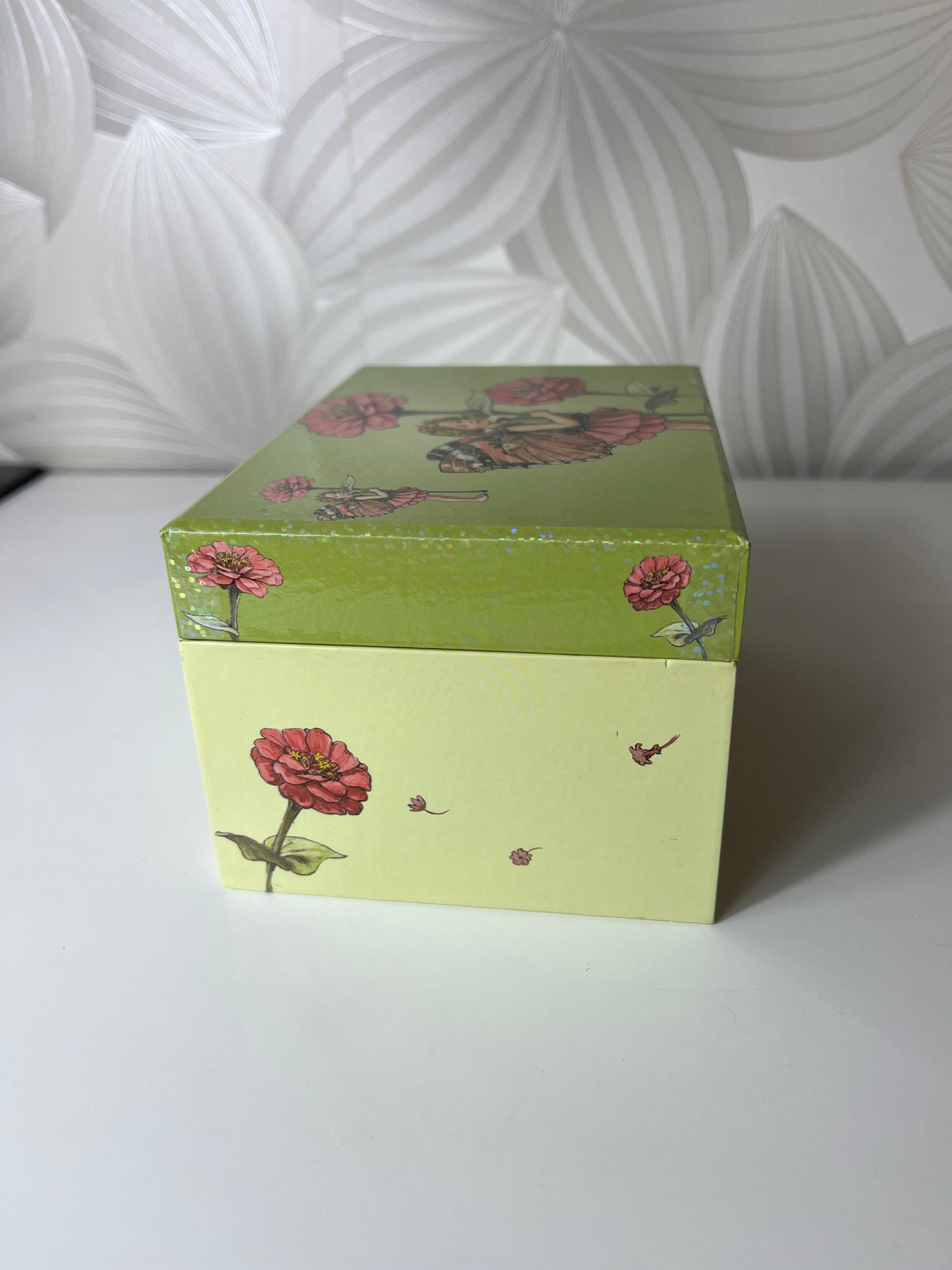 Papuošalų ir smulkmenų dėžutė „Gėlių fėja“