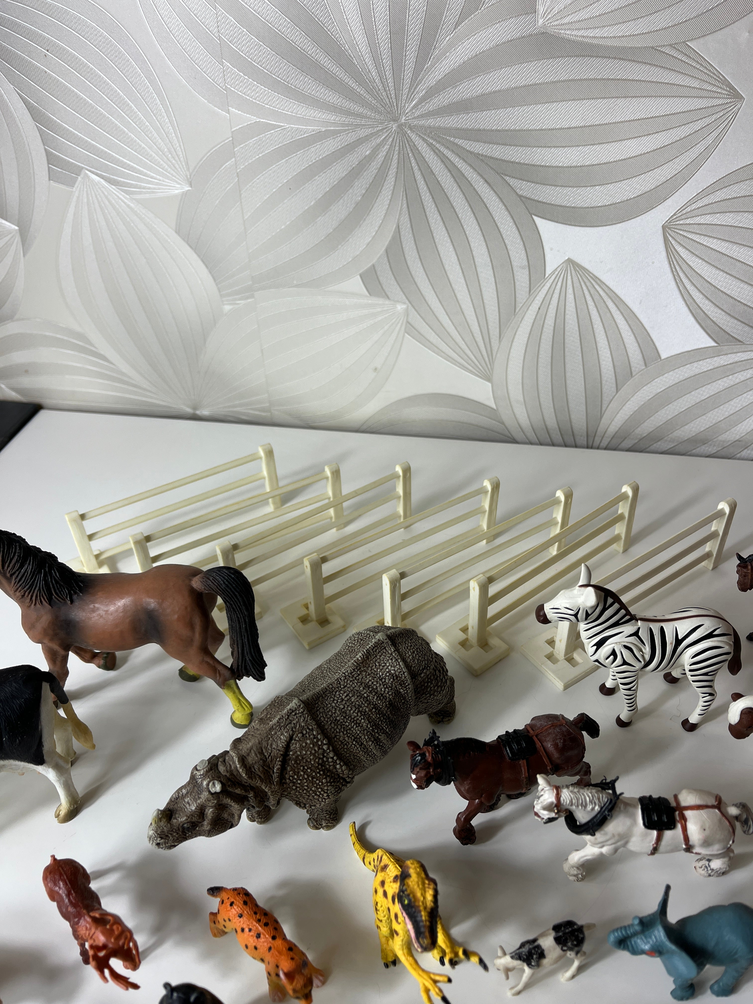 Vintažinis didelis gyvūnų ir fermos priedų rinkinys