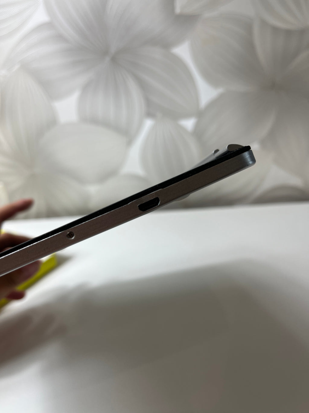 Klaviatūra planšetei „Sharon“ su planšetės laikikliu